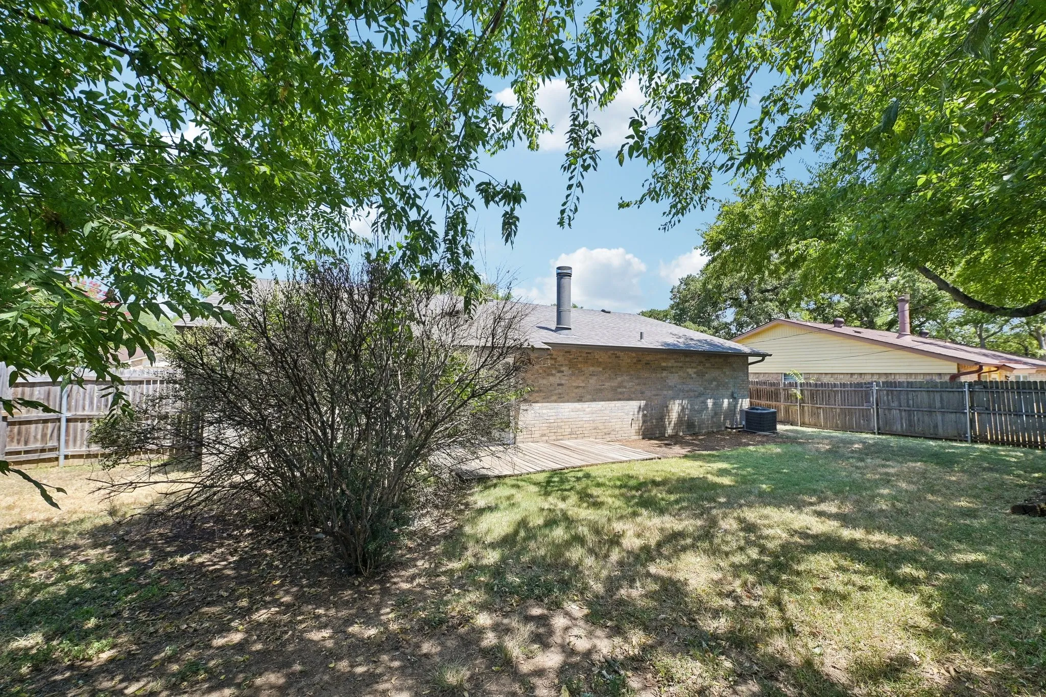 Single Family Residence For Sale in Tarrant County , 3408 Palomino Drive, Arlington, Texas 76017, 3 Bedroom, 2 Bathroom, 2 Garage spaces, 1,586 Sqft, built in 1980, mls#21370022, Real Estate Agent in Arlington, Homes For Sale in Tarrant county, Homes For Sale in Arlington, Realtor in Arlington Texas, Real Estate Brokerage Independent Realty Texas, Luminita Cordes Realtor