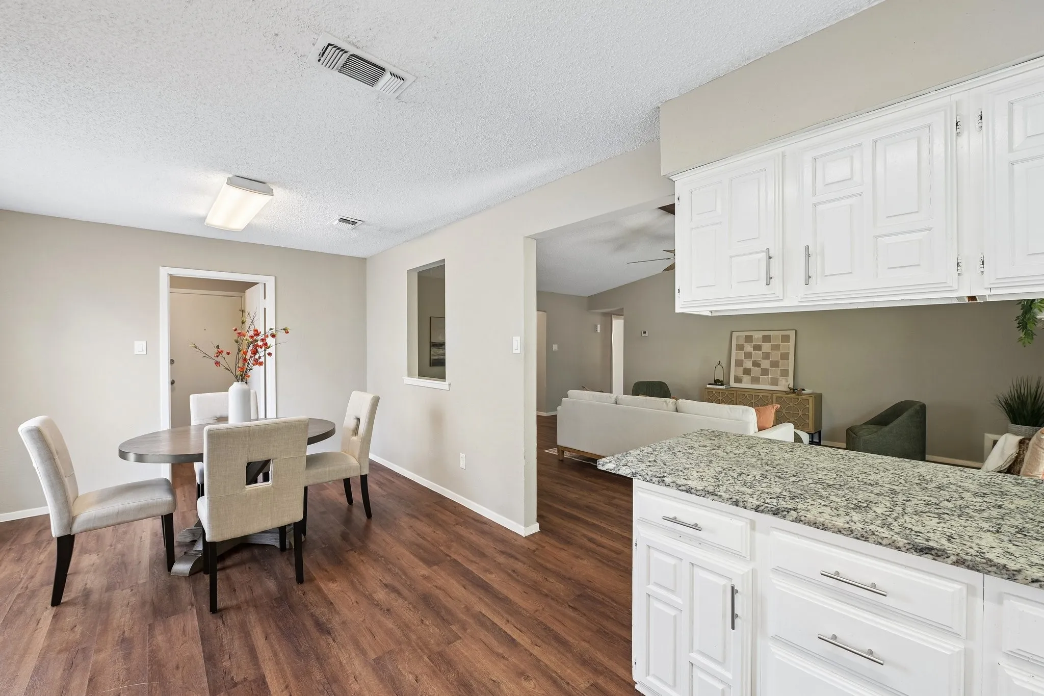 Single Family Residence For Sale in Tarrant County , 3408 Palomino Drive, Arlington, Texas 76017, 3 Bedroom, 2 Bathroom, 2 Garage spaces, 1,586 Sqft, built in 1980, mls#21370022, Real Estate Agent in Arlington, Homes For Sale in Tarrant county, Homes For Sale in Arlington, Realtor in Arlington Texas, Real Estate Brokerage Independent Realty Texas, Luminita Cordes Realtor