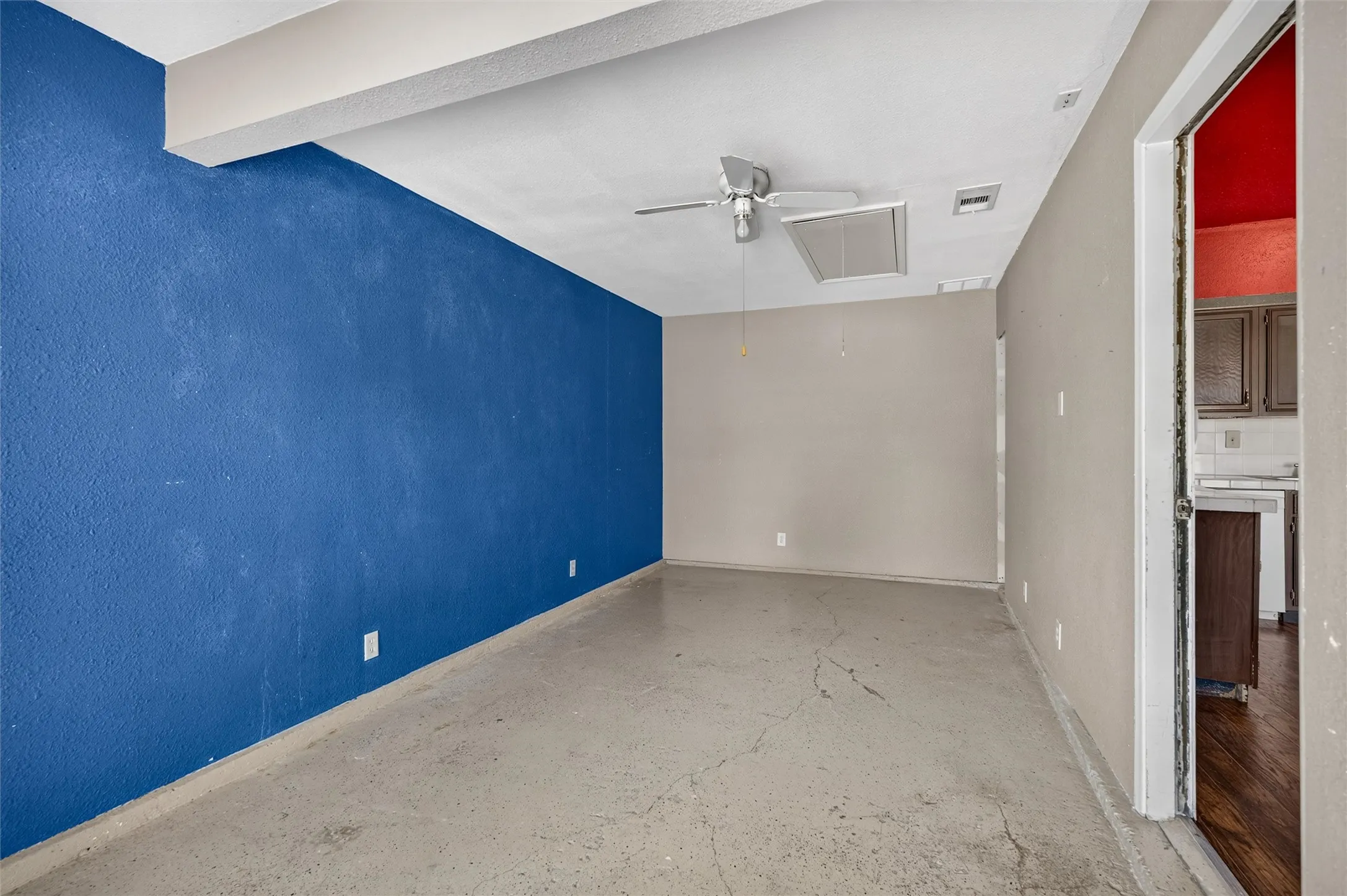 Single Family Residence For Sale in Denton County , 4232 Caldwell Avenue, The Colony, Texas 75056, 3 Bedroom, 2 Bathroom, Garage spaces, 1,255 Sqft, built in 1984, mls#21369348, Real Estate Agent in The Colony, Homes For Sale in Denton county, Homes For Sale in The Colony, Realtor in The Colony Texas, Real Estate Brokerage Independent Realty Texas, Luminita Cordes Realtor