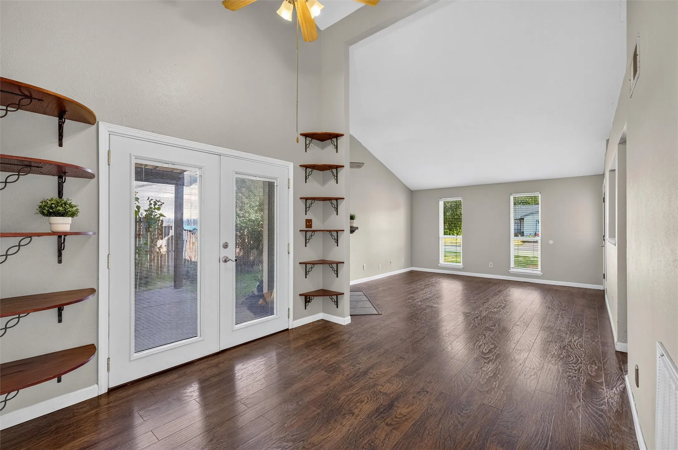 Single Family Residence For Sale in Denton County , 4232 Caldwell Avenue, The Colony, Texas 75056, 3 Bedroom, 2 Bathroom, Garage spaces, 1,255 Sqft, built in 1984, mls#21369348, Real Estate Agent in The Colony, Homes For Sale in Denton county, Homes For Sale in The Colony, Realtor in The Colony Texas, Real Estate Brokerage Independent Realty Texas, Luminita Cordes Realtor