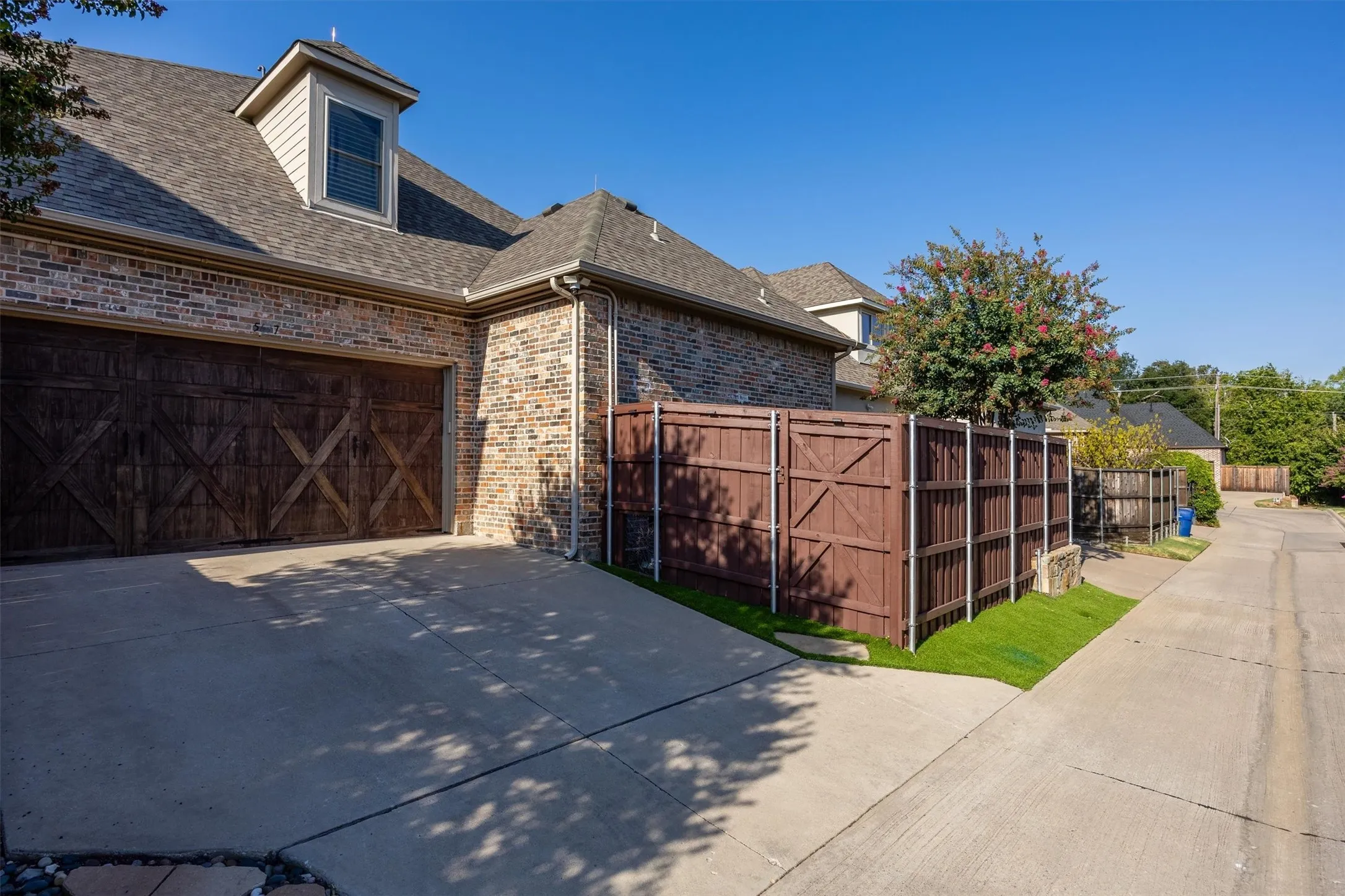 Single Family Residence For Sale in Collin County , 5637 Braemar Drive, Frisco, Texas 75034, 3 Bedroom, 3 Bathroom, 2 Garage spaces, 3,138 Sqft, built in 2005, mls#21358069, Real Estate Agent in Frisco, Homes For Sale in Collin county, Homes For Sale in Frisco, Realtor in Frisco Texas, Real Estate Brokerage Independent Realty Texas, Luminita Cordes Realtor