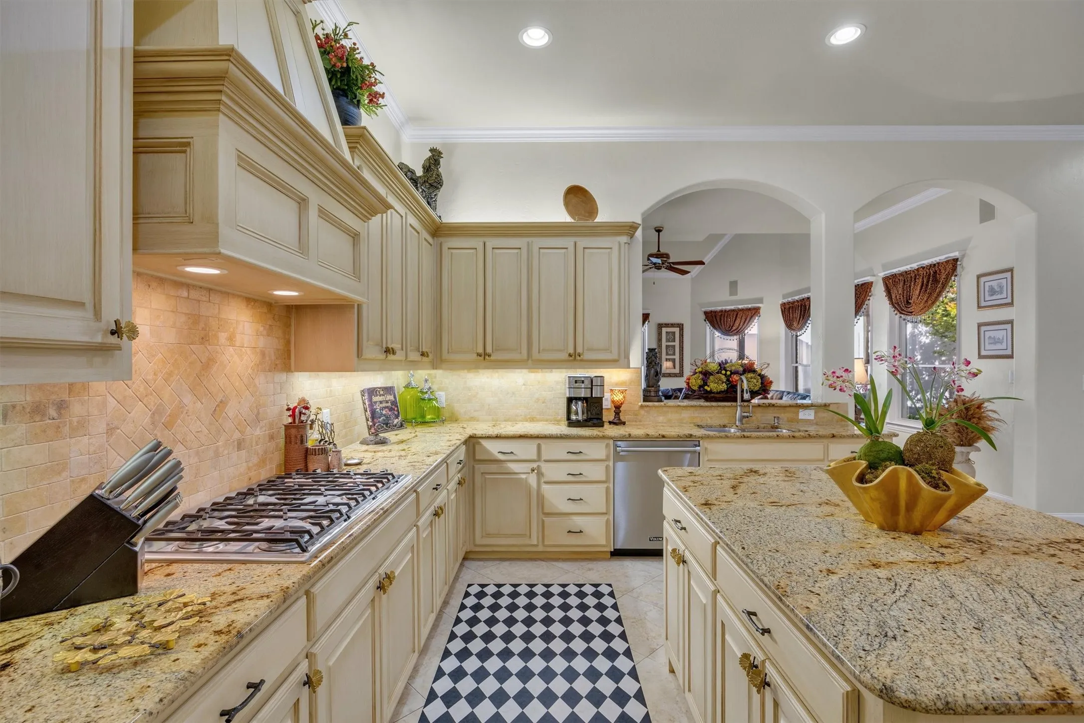 Single Family Residence For Sale in Collin County , 5637 Braemar Drive, Frisco, Texas 75034, 3 Bedroom, 3 Bathroom, 2 Garage spaces, 3,138 Sqft, built in 2005, mls#21358069, Real Estate Agent in Frisco, Homes For Sale in Collin county, Homes For Sale in Frisco, Realtor in Frisco Texas, Real Estate Brokerage Independent Realty Texas, Luminita Cordes Realtor