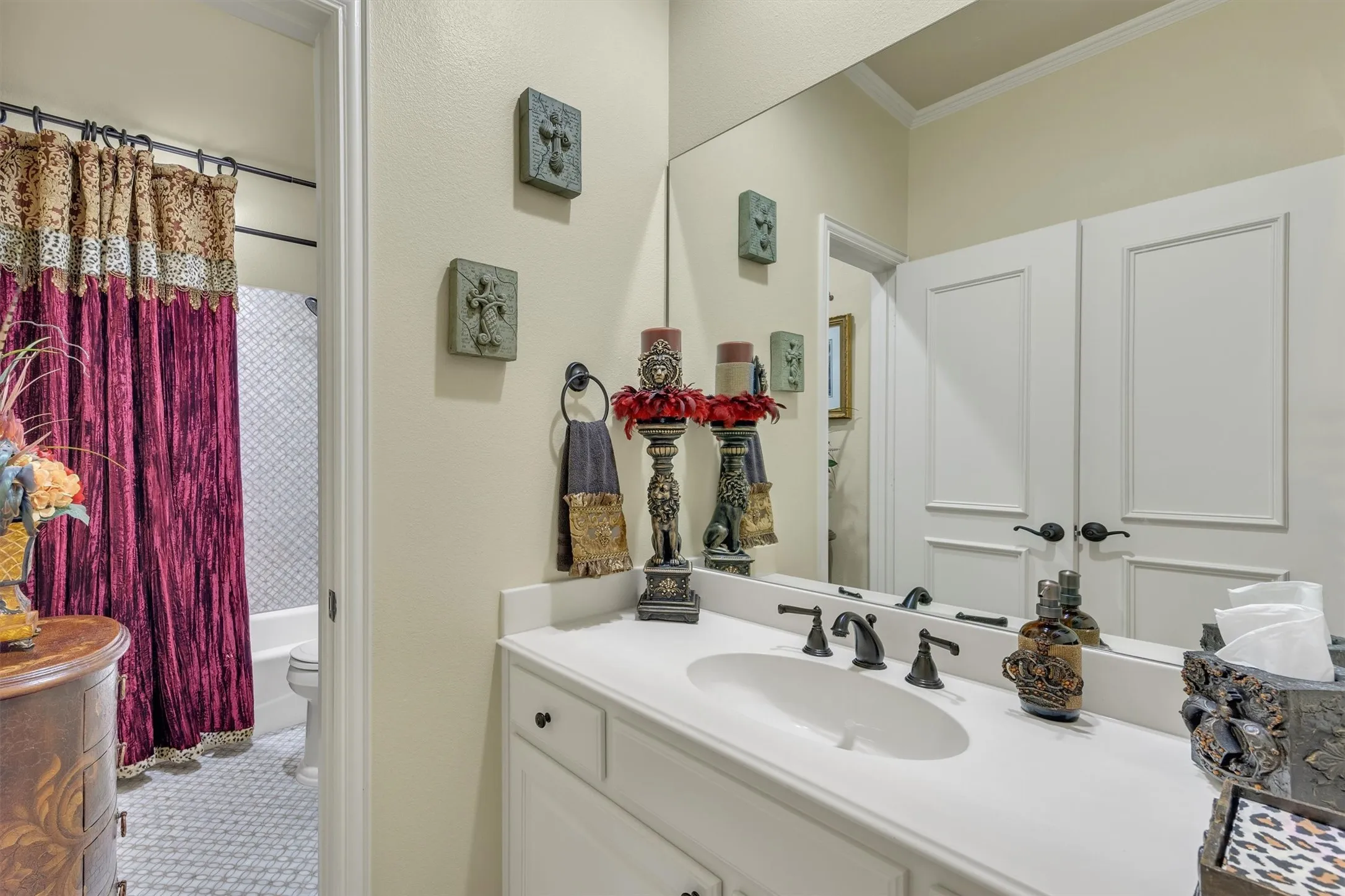 Single Family Residence For Sale in Collin County , 5637 Braemar Drive, Frisco, Texas 75034, 3 Bedroom, 3 Bathroom, 2 Garage spaces, 3,138 Sqft, built in 2005, mls#21358069, Real Estate Agent in Frisco, Homes For Sale in Collin county, Homes For Sale in Frisco, Realtor in Frisco Texas, Real Estate Brokerage Independent Realty Texas, Luminita Cordes Realtor