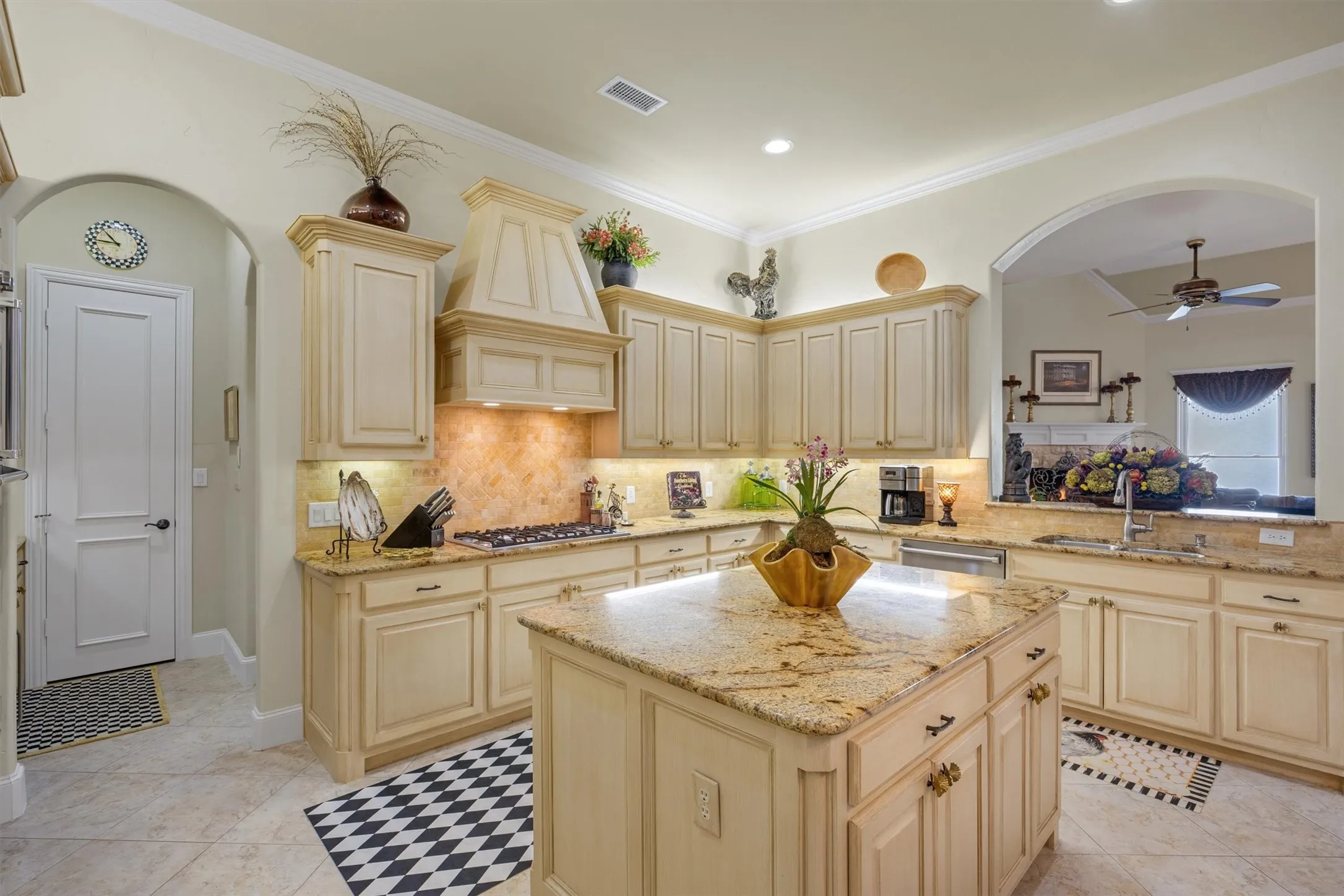 Single Family Residence For Sale in Collin County , 5637 Braemar Drive, Frisco, Texas 75034, 3 Bedroom, 3 Bathroom, 2 Garage spaces, 3,138 Sqft, built in 2005, mls#21358069, Real Estate Agent in Frisco, Homes For Sale in Collin county, Homes For Sale in Frisco, Realtor in Frisco Texas, Real Estate Brokerage Independent Realty Texas, Luminita Cordes Realtor