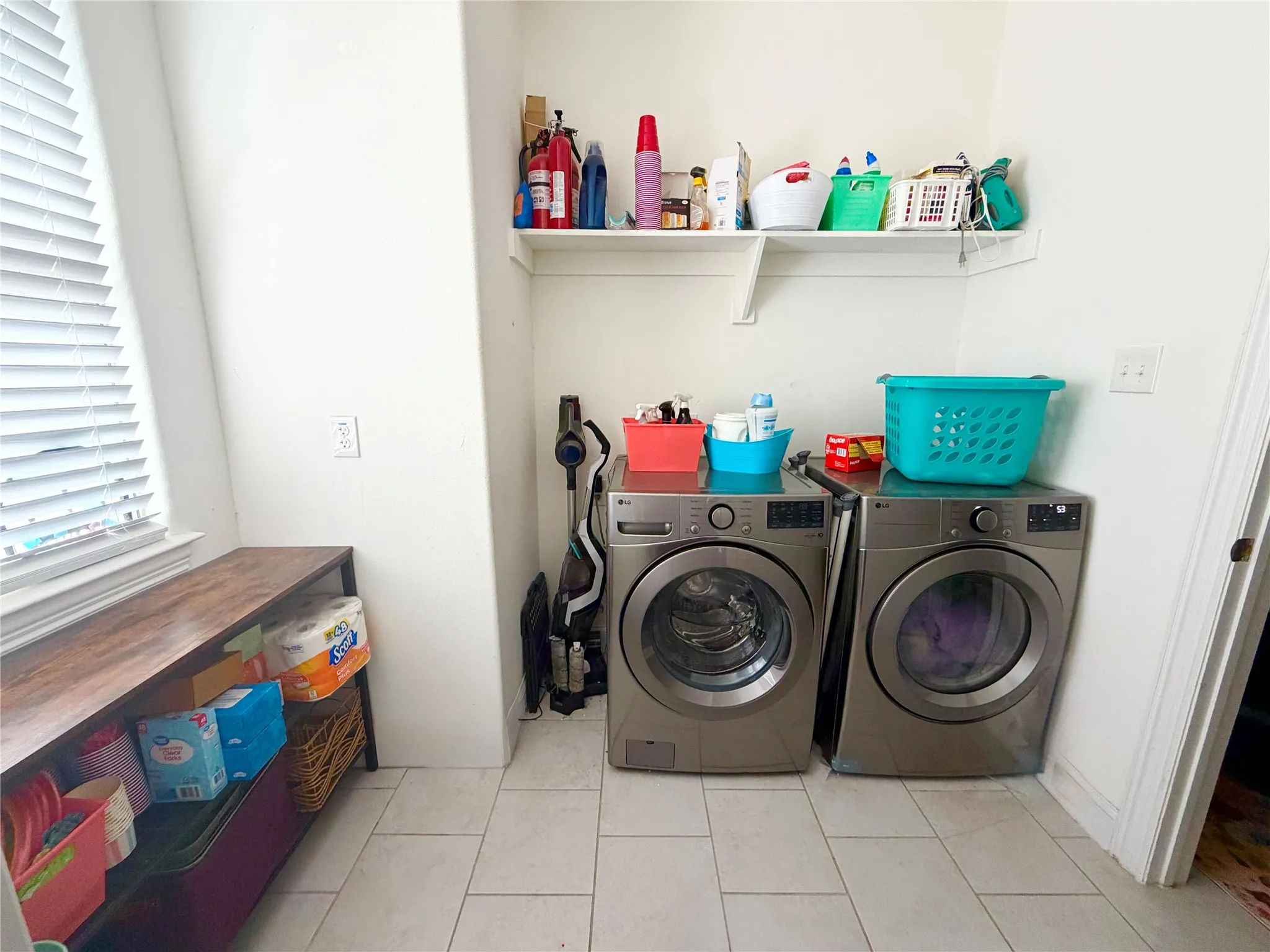 Single Family Residence For Sale in Tarrant County , 213 Flower Ridge Drive, Fort Worth, Texas 76108, 4 Bedroom, 4 Bathroom, 2 Garage spaces, 3,203 Sqft, built in 2018, mls#21369979, Real Estate Agent in Fort Worth, Homes For Sale in Tarrant county, Homes For Sale in Fort Worth, Realtor in Fort Worth Texas, Real Estate Brokerage Independent Realty Texas, Luminita Cordes Realtor
