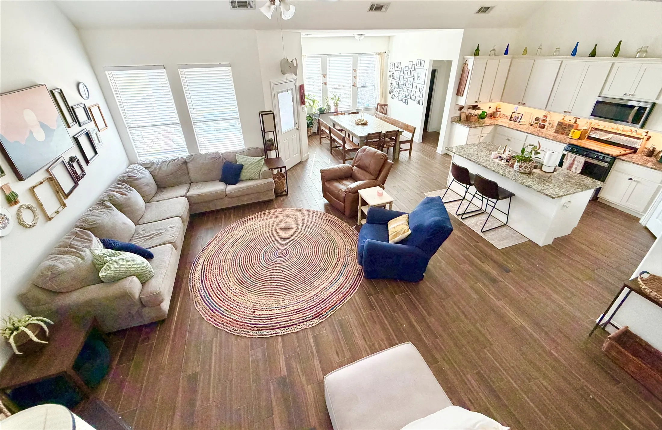 Single Family Residence For Sale in Tarrant County , 213 Flower Ridge Drive, Fort Worth, Texas 76108, 4 Bedroom, 4 Bathroom, 2 Garage spaces, 3,203 Sqft, built in 2018, mls#21369979, Real Estate Agent in Fort Worth, Homes For Sale in Tarrant county, Homes For Sale in Fort Worth, Realtor in Fort Worth Texas, Real Estate Brokerage Independent Realty Texas, Luminita Cordes Realtor
