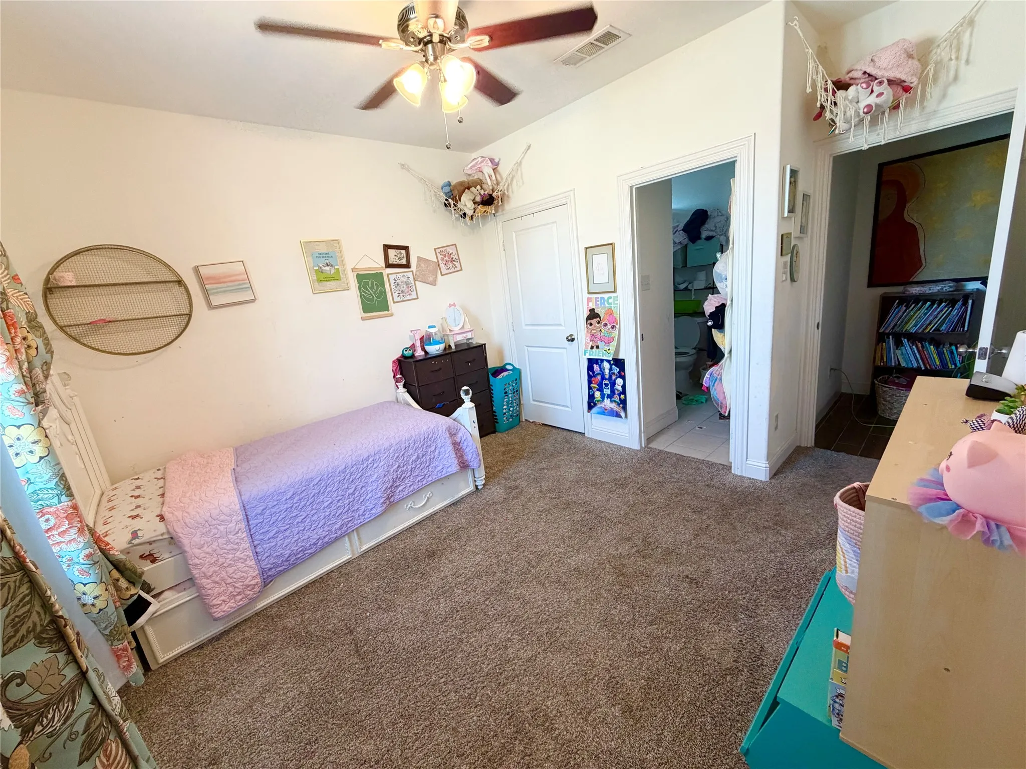 Single Family Residence For Sale in Tarrant County , 213 Flower Ridge Drive, Fort Worth, Texas 76108, 4 Bedroom, 4 Bathroom, 2 Garage spaces, 3,203 Sqft, built in 2018, mls#21369979, Real Estate Agent in Fort Worth, Homes For Sale in Tarrant county, Homes For Sale in Fort Worth, Realtor in Fort Worth Texas, Real Estate Brokerage Independent Realty Texas, Luminita Cordes Realtor