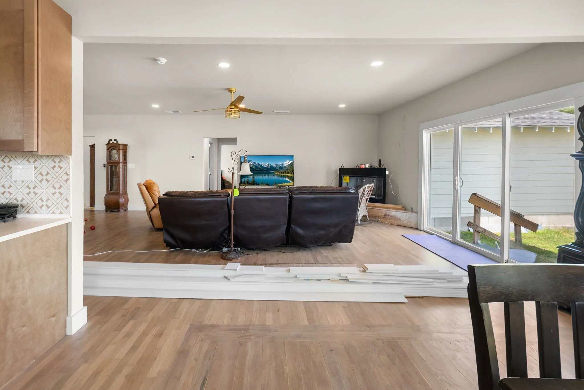 Single Family Residence For Sale in Hunt County , 759 COUNTY ROAD 2738, Caddo Mills, Texas 75135, 4 Bedroom, 3 Bathroom, Garage spaces, 3,160 Sqft, built in 1940, mls#21367597, Real Estate Agent in Caddo Mills, Homes For Sale in Hunt county, Homes For Sale in Caddo Mills, Realtor in Caddo Mills Texas, Real Estate Brokerage Independent Realty Texas, Luminita Cordes Realtor
