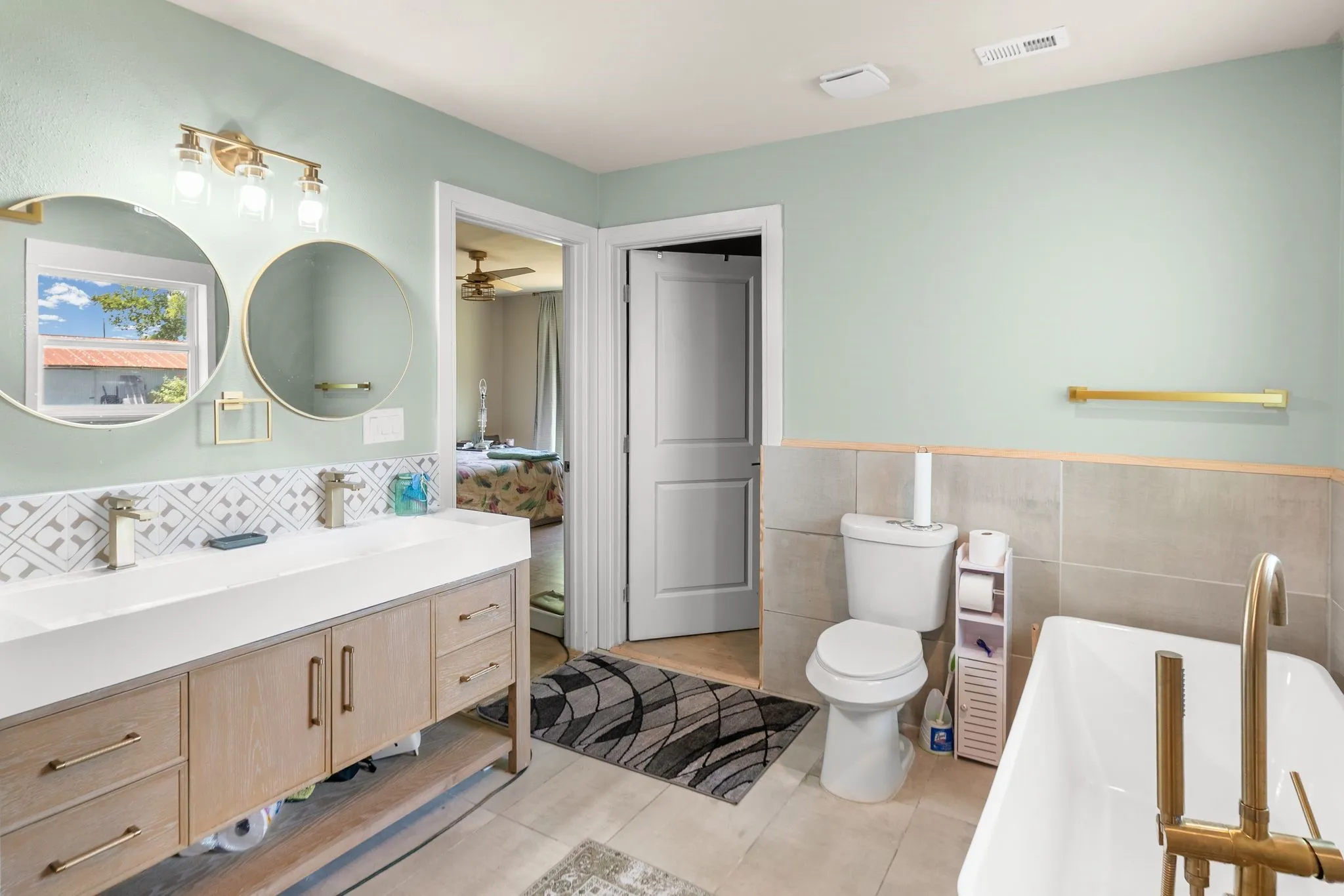 Single Family Residence For Sale in Hunt County , 759 COUNTY ROAD 2738, Caddo Mills, Texas 75135, 4 Bedroom, 3 Bathroom, Garage spaces, 3,160 Sqft, built in 1940, mls#21367597, Real Estate Agent in Caddo Mills, Homes For Sale in Hunt county, Homes For Sale in Caddo Mills, Realtor in Caddo Mills Texas, Real Estate Brokerage Independent Realty Texas, Luminita Cordes Realtor