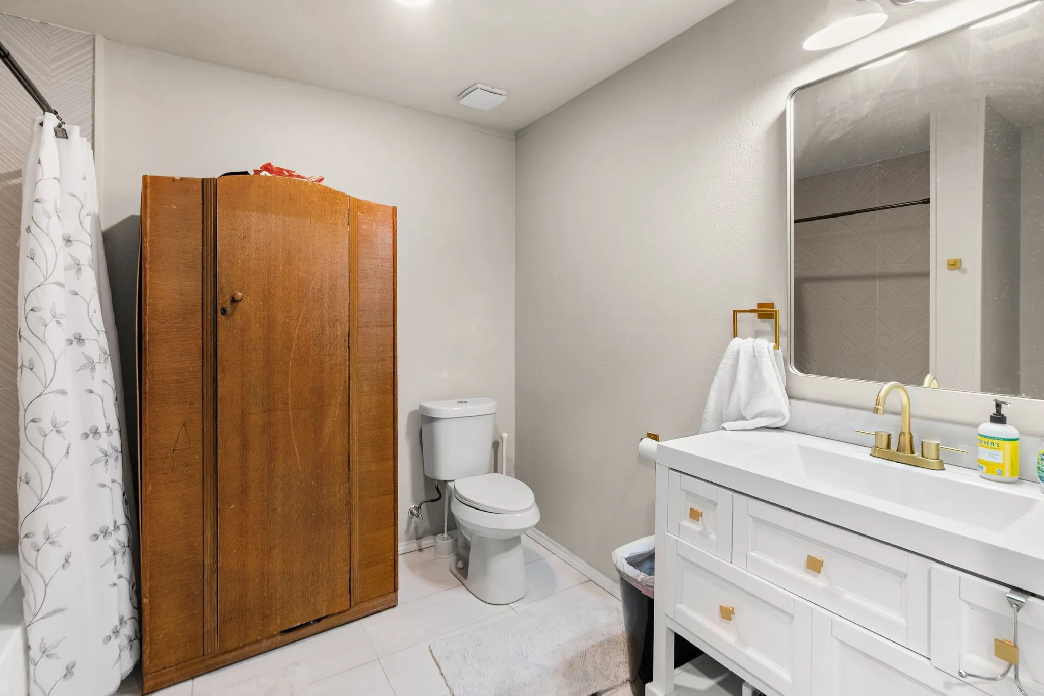 Single Family Residence For Sale in Hunt County , 759 COUNTY ROAD 2738, Caddo Mills, Texas 75135, 4 Bedroom, 3 Bathroom, Garage spaces, 3,160 Sqft, built in 1940, mls#21367597, Real Estate Agent in Caddo Mills, Homes For Sale in Hunt county, Homes For Sale in Caddo Mills, Realtor in Caddo Mills Texas, Real Estate Brokerage Independent Realty Texas, Luminita Cordes Realtor