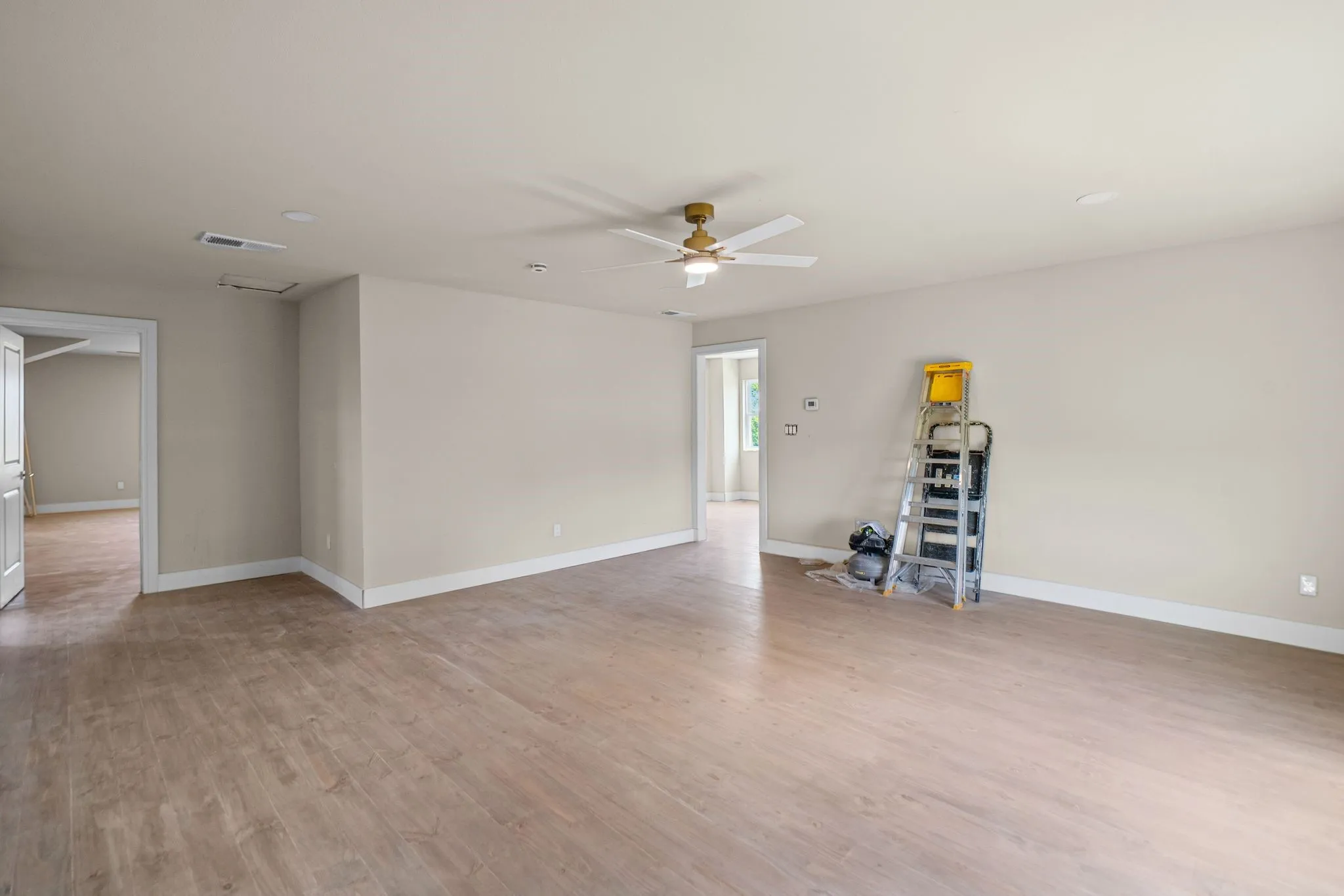 Single Family Residence For Sale in Hunt County , 759 COUNTY ROAD 2738, Caddo Mills, Texas 75135, 4 Bedroom, 3 Bathroom, Garage spaces, 3,160 Sqft, built in 1940, mls#21367597, Real Estate Agent in Caddo Mills, Homes For Sale in Hunt county, Homes For Sale in Caddo Mills, Realtor in Caddo Mills Texas, Real Estate Brokerage Independent Realty Texas, Luminita Cordes Realtor