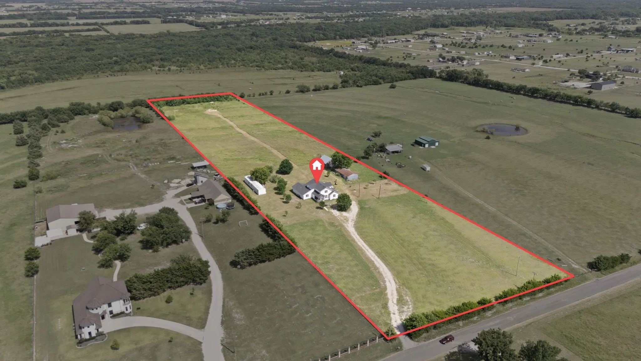Single Family Residence For Sale in Hunt County , 759 COUNTY ROAD 2738, Caddo Mills, Texas 75135, 4 Bedroom, 3 Bathroom, Garage spaces, 3,160 Sqft, built in 1940, mls#21367597, Real Estate Agent in Caddo Mills, Homes For Sale in Hunt county, Homes For Sale in Caddo Mills, Realtor in Caddo Mills Texas, Real Estate Brokerage Independent Realty Texas, Luminita Cordes Realtor