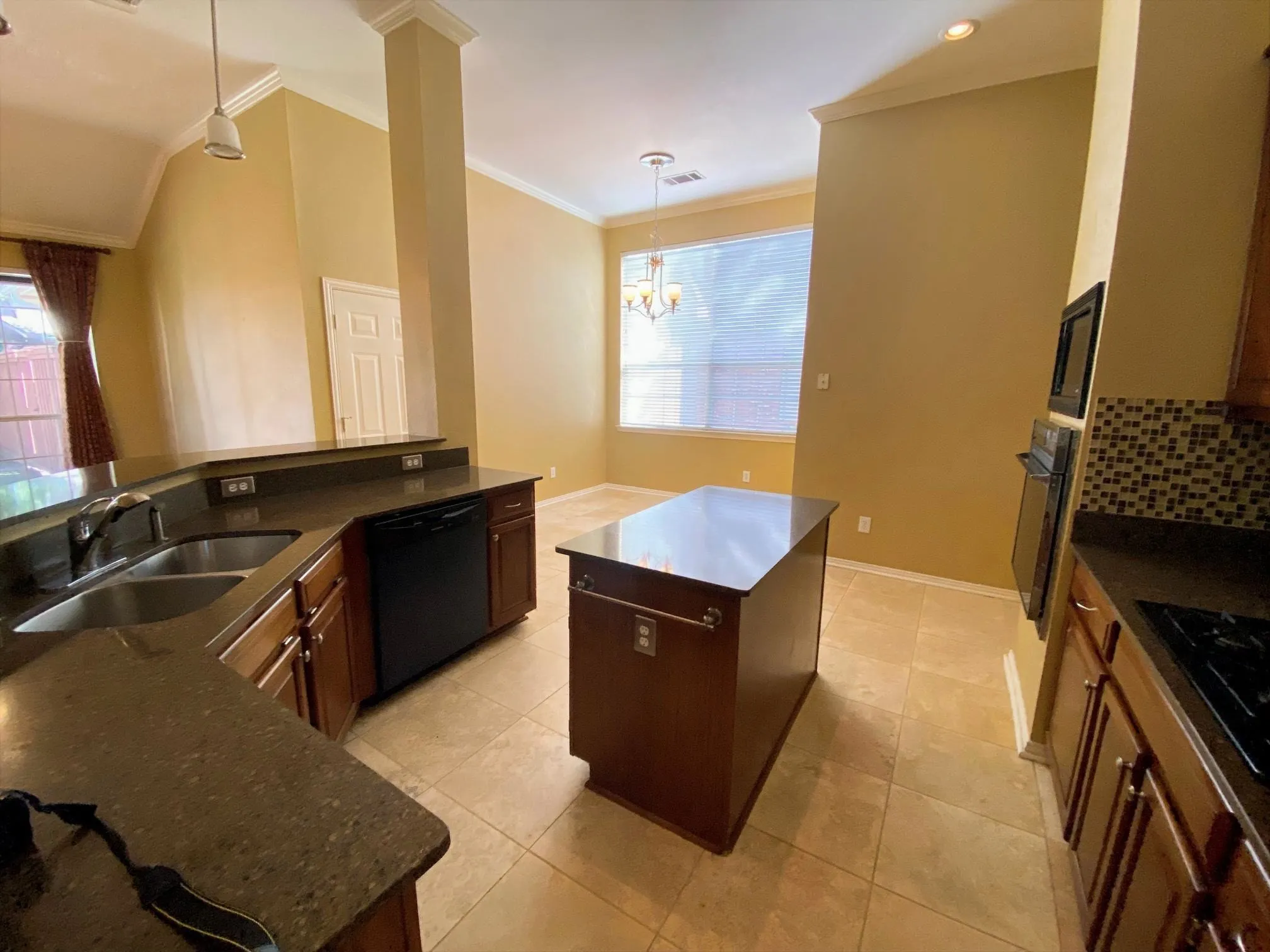 Single Family Residence For Sale in Collin County , 1109 Shadow Lakes Boulevard, Allen, Texas 75002, 4 Bedroom, 2 Bathroom, 2 Garage spaces, 2,031 Sqft, built in 1993, mls#21370265, Real Estate Agent in Allen, Homes For Sale in Collin county, Homes For Sale in Allen, Realtor in Allen Texas, Real Estate Brokerage Independent Realty Texas, Luminita Cordes Realtor