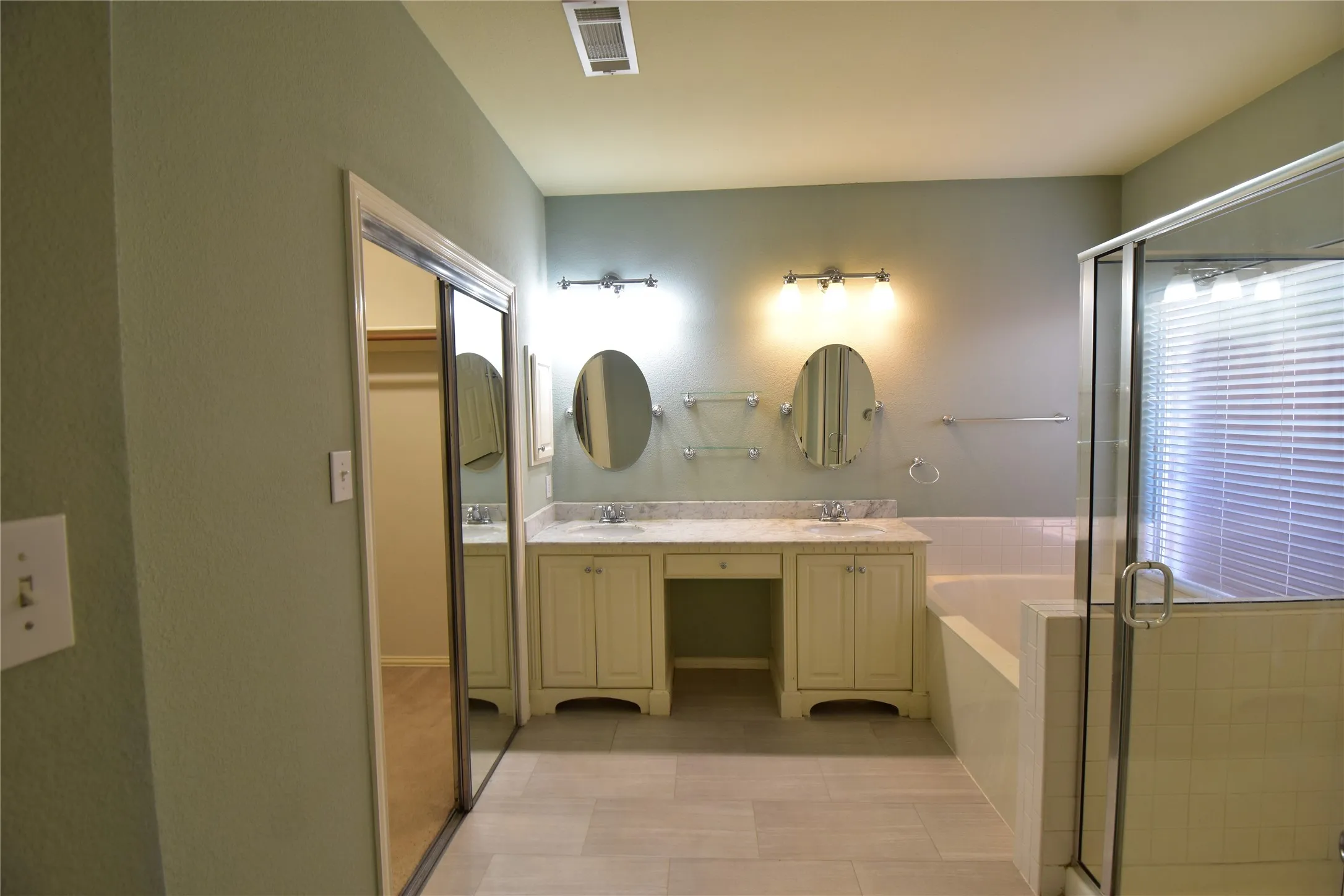 Single Family Residence For Sale in Collin County , 1109 Shadow Lakes Boulevard, Allen, Texas 75002, 4 Bedroom, 2 Bathroom, 2 Garage spaces, 2,031 Sqft, built in 1993, mls#21370265, Real Estate Agent in Allen, Homes For Sale in Collin county, Homes For Sale in Allen, Realtor in Allen Texas, Real Estate Brokerage Independent Realty Texas, Luminita Cordes Realtor