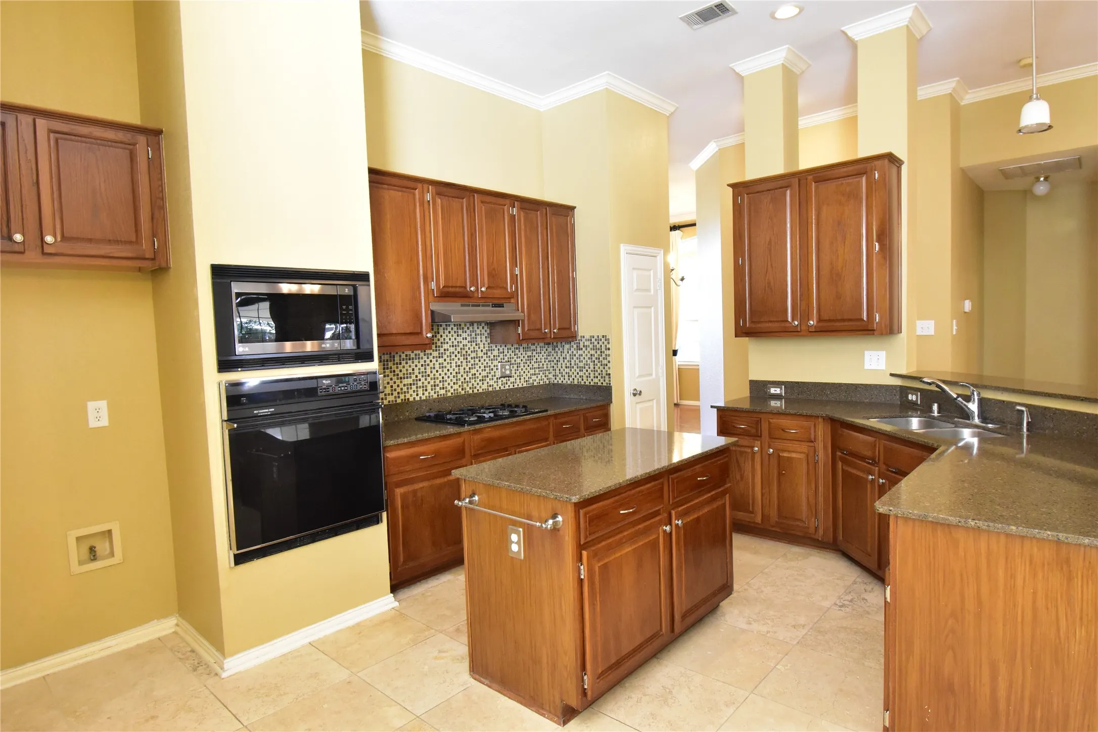 Single Family Residence For Sale in Collin County , 1109 Shadow Lakes Boulevard, Allen, Texas 75002, 4 Bedroom, 2 Bathroom, 2 Garage spaces, 2,031 Sqft, built in 1993, mls#21370265, Real Estate Agent in Allen, Homes For Sale in Collin county, Homes For Sale in Allen, Realtor in Allen Texas, Real Estate Brokerage Independent Realty Texas, Luminita Cordes Realtor