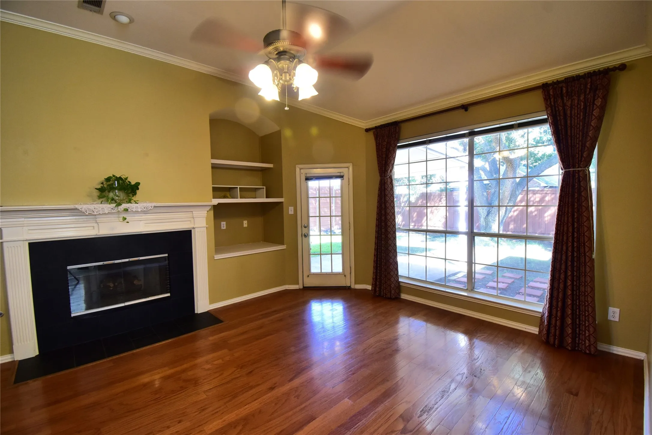 Single Family Residence For Sale in Collin County , 1109 Shadow Lakes Boulevard, Allen, Texas 75002, 4 Bedroom, 2 Bathroom, 2 Garage spaces, 2,031 Sqft, built in 1993, mls#21370265, Real Estate Agent in Allen, Homes For Sale in Collin county, Homes For Sale in Allen, Realtor in Allen Texas, Real Estate Brokerage Independent Realty Texas, Luminita Cordes Realtor