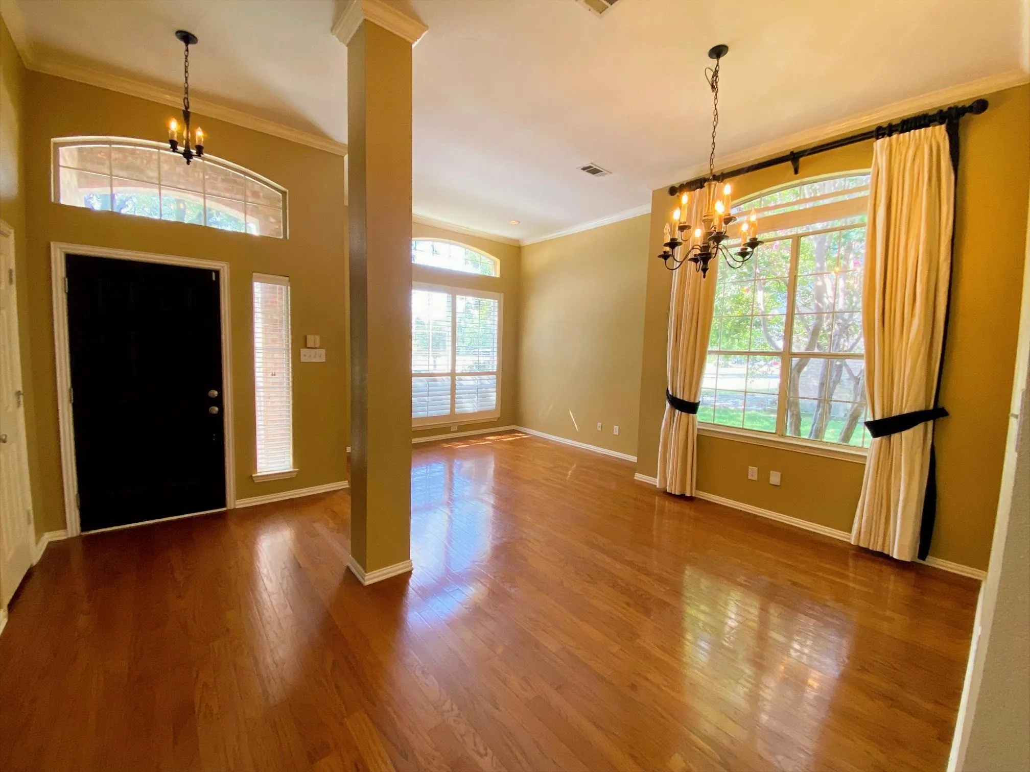 Single Family Residence For Sale in Collin County , 1109 Shadow Lakes Boulevard, Allen, Texas 75002, 4 Bedroom, 2 Bathroom, 2 Garage spaces, 2,031 Sqft, built in 1993, mls#21370265, Real Estate Agent in Allen, Homes For Sale in Collin county, Homes For Sale in Allen, Realtor in Allen Texas, Real Estate Brokerage Independent Realty Texas, Luminita Cordes Realtor