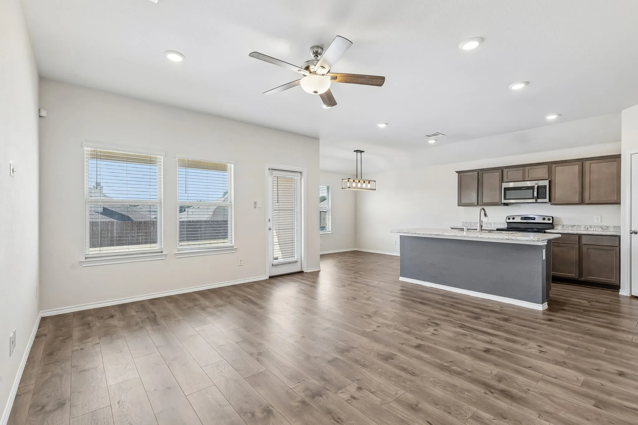 Single Family Residence For Sale in Denton County , 217 Wilson Way, Denton, Texas 76207, 3 Bedroom, 2 Bathroom, 2 Garage spaces, 1,527 Sqft, built in 2019, mls#21367767, Real Estate Agent in Denton, Homes For Sale in Denton county, Homes For Sale in Denton, Realtor in Denton Texas, Real Estate Brokerage Independent Realty Texas, Luminita Cordes Realtor