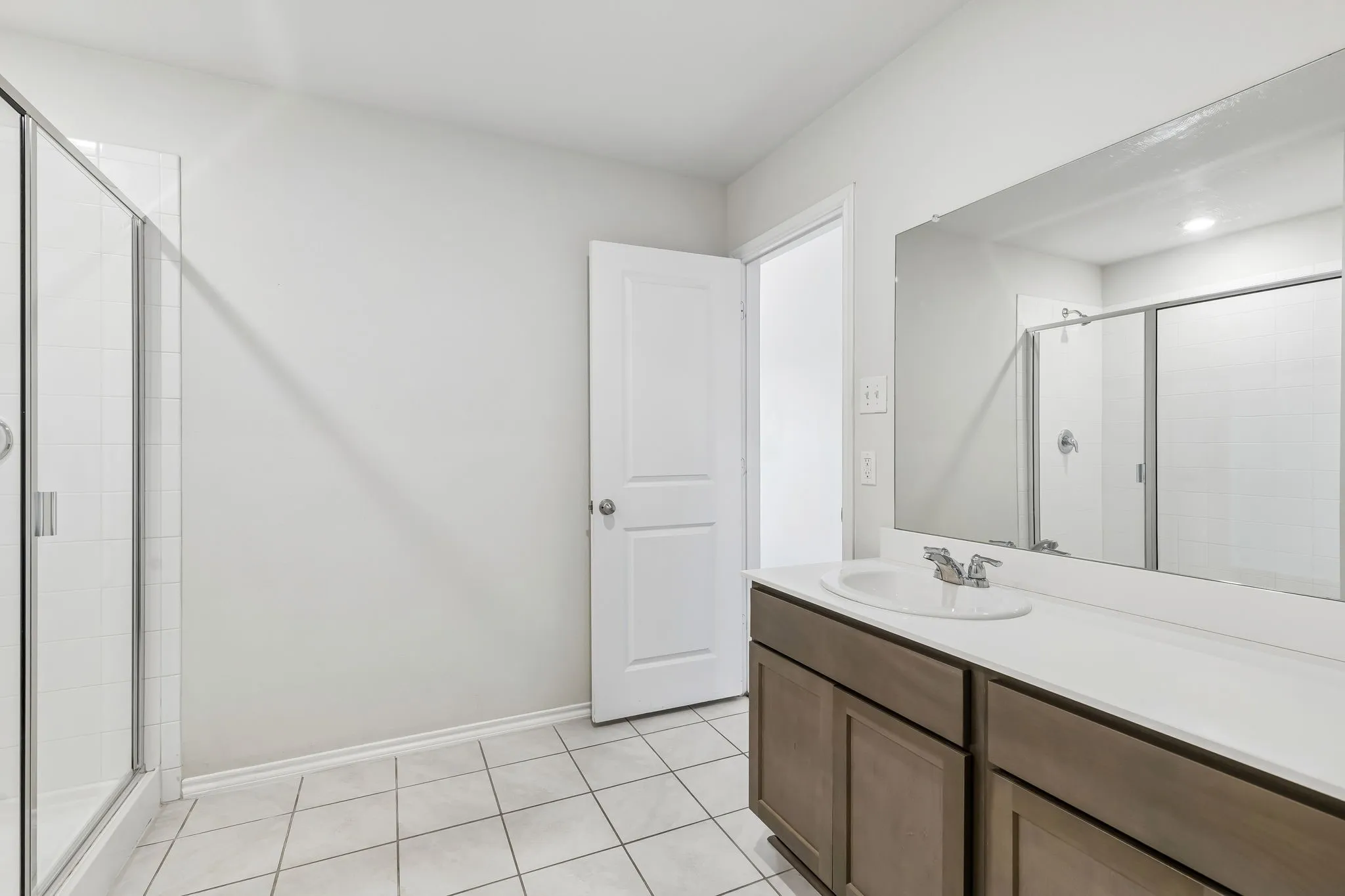 Single Family Residence For Sale in Denton County , 217 Wilson Way, Denton, Texas 76207, 3 Bedroom, 2 Bathroom, 2 Garage spaces, 1,527 Sqft, built in 2019, mls#21367767, Real Estate Agent in Denton, Homes For Sale in Denton county, Homes For Sale in Denton, Realtor in Denton Texas, Real Estate Brokerage Independent Realty Texas, Luminita Cordes Realtor