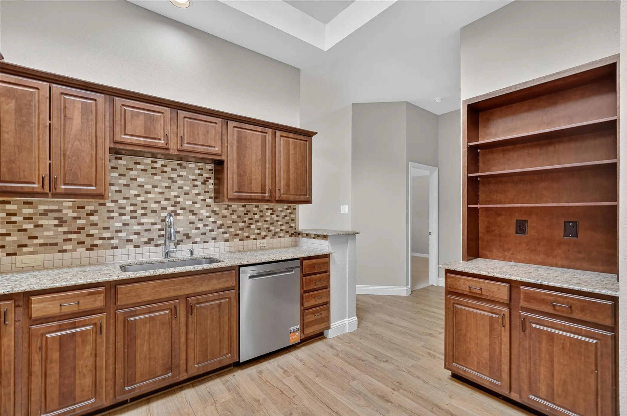 Single Family Residence For Sale in Denton County , 1868 Meyerwood Lane N, Flower Mound, Texas 75028, 3 Bedroom, 2 Bathroom, 2 Garage spaces, 1,660 Sqft, built in 1993, mls#21366331, Real Estate Agent in Flower Mound, Homes For Sale in Denton county, Homes For Sale in Flower Mound, Realtor in Flower Mound Texas, Real Estate Brokerage Independent Realty Texas, Luminita Cordes Realtor