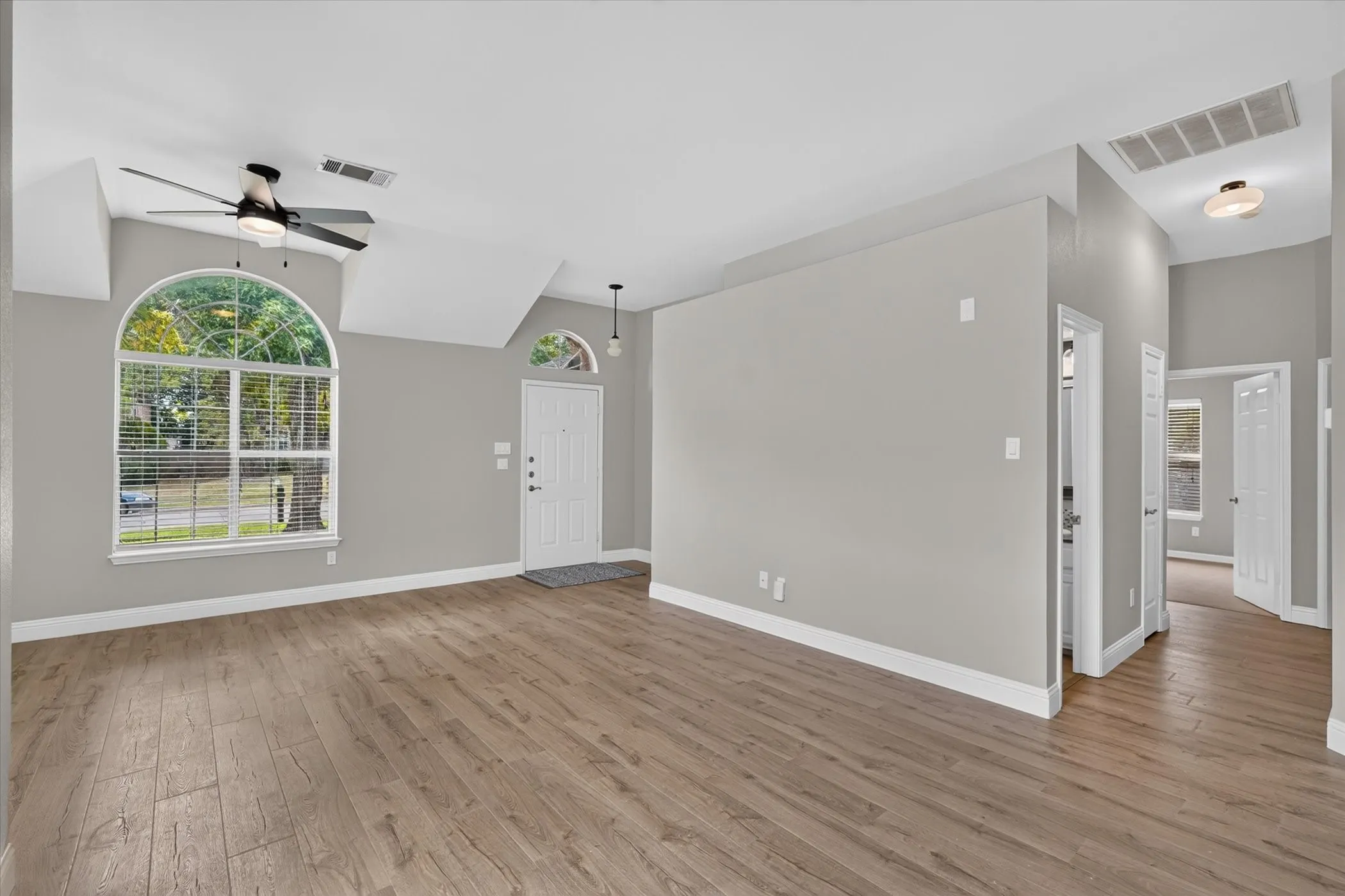Single Family Residence For Sale in Denton County , 1868 Meyerwood Lane N, Flower Mound, Texas 75028, 3 Bedroom, 2 Bathroom, 2 Garage spaces, 1,660 Sqft, built in 1993, mls#21366331, Real Estate Agent in Flower Mound, Homes For Sale in Denton county, Homes For Sale in Flower Mound, Realtor in Flower Mound Texas, Real Estate Brokerage Independent Realty Texas, Luminita Cordes Realtor