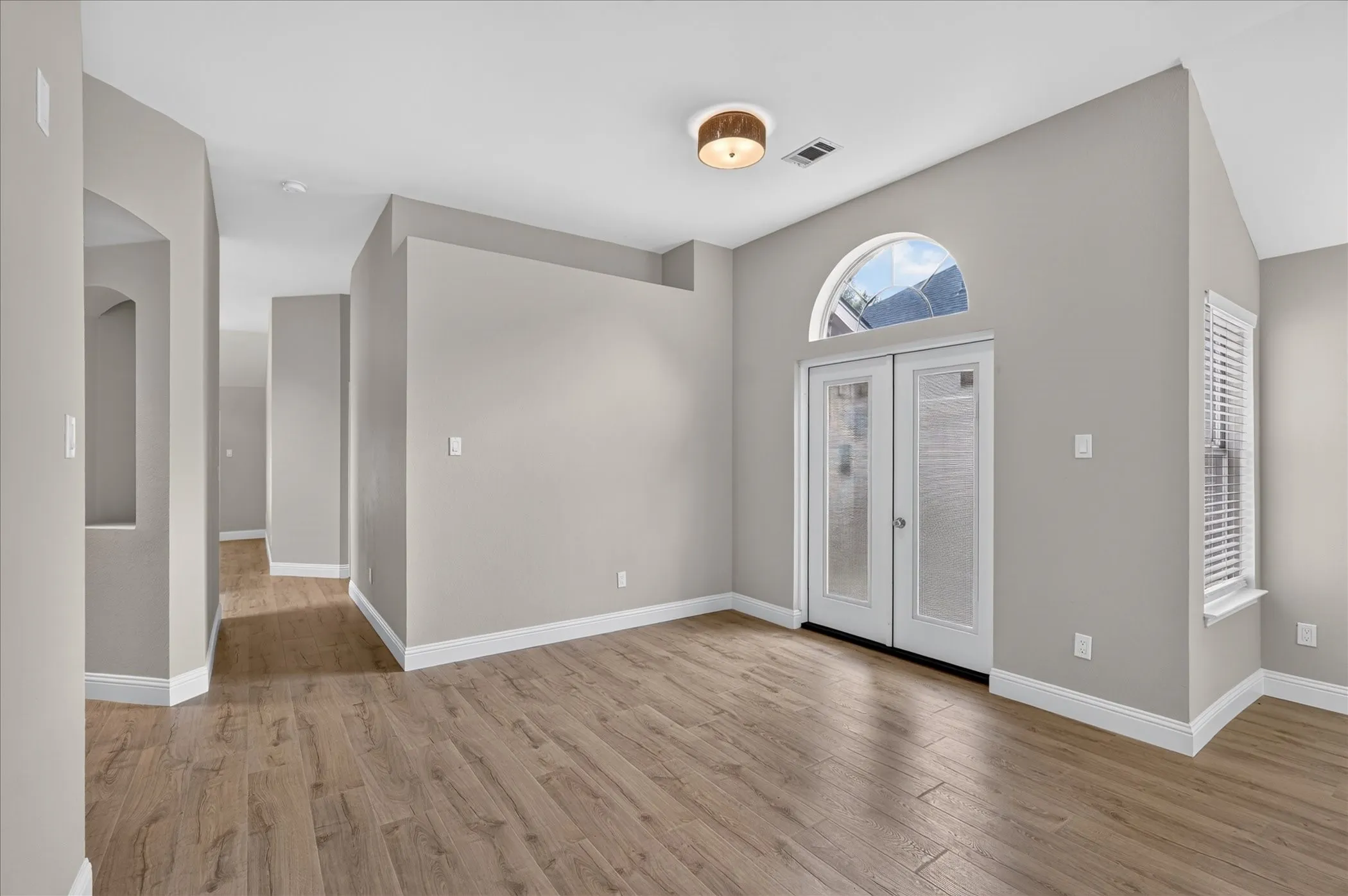 Single Family Residence For Sale in Denton County , 1868 Meyerwood Lane N, Flower Mound, Texas 75028, 3 Bedroom, 2 Bathroom, 2 Garage spaces, 1,660 Sqft, built in 1993, mls#21366331, Real Estate Agent in Flower Mound, Homes For Sale in Denton county, Homes For Sale in Flower Mound, Realtor in Flower Mound Texas, Real Estate Brokerage Independent Realty Texas, Luminita Cordes Realtor