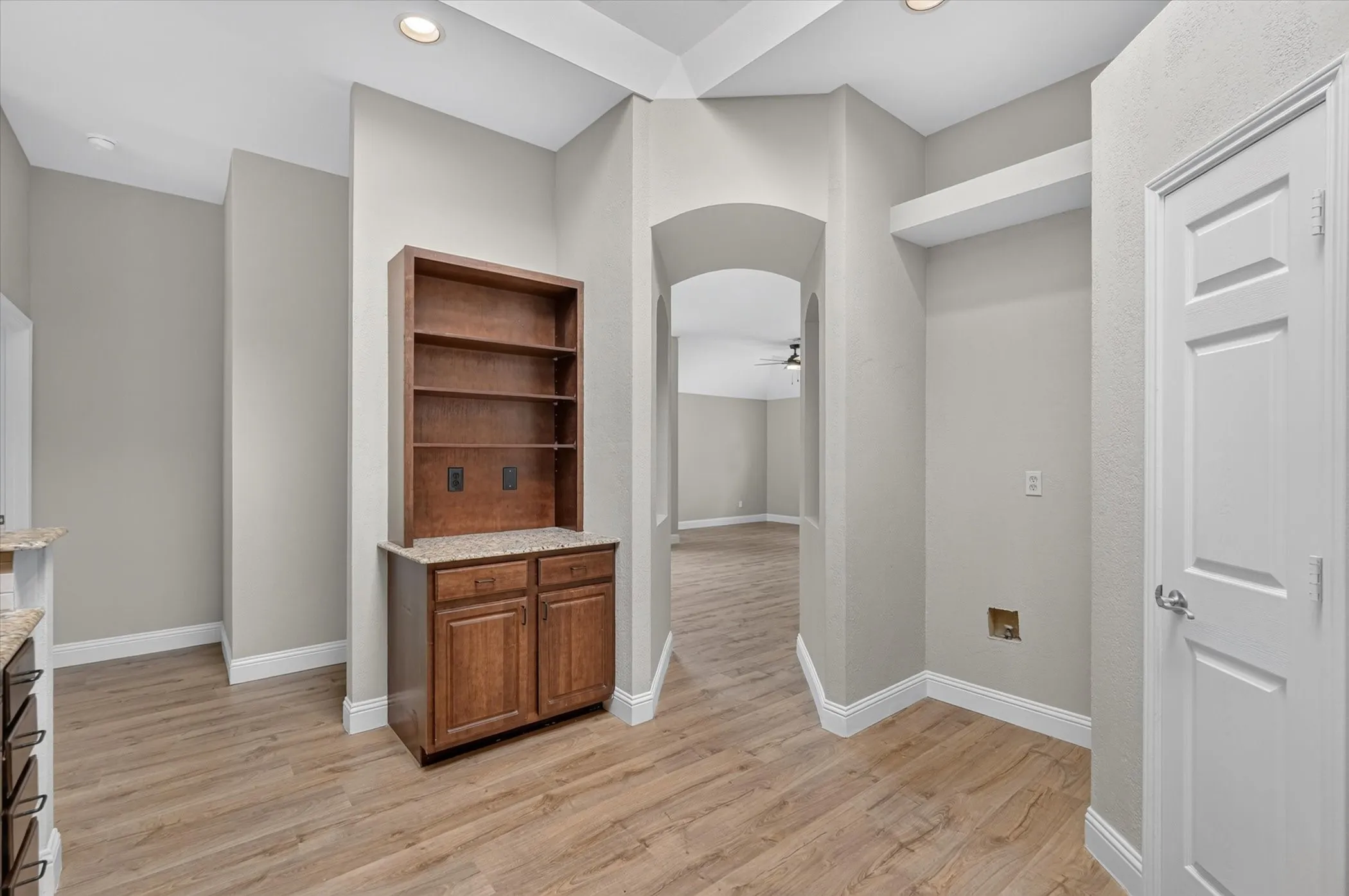 Single Family Residence For Sale in Denton County , 1868 Meyerwood Lane N, Flower Mound, Texas 75028, 3 Bedroom, 2 Bathroom, 2 Garage spaces, 1,660 Sqft, built in 1993, mls#21366331, Real Estate Agent in Flower Mound, Homes For Sale in Denton county, Homes For Sale in Flower Mound, Realtor in Flower Mound Texas, Real Estate Brokerage Independent Realty Texas, Luminita Cordes Realtor