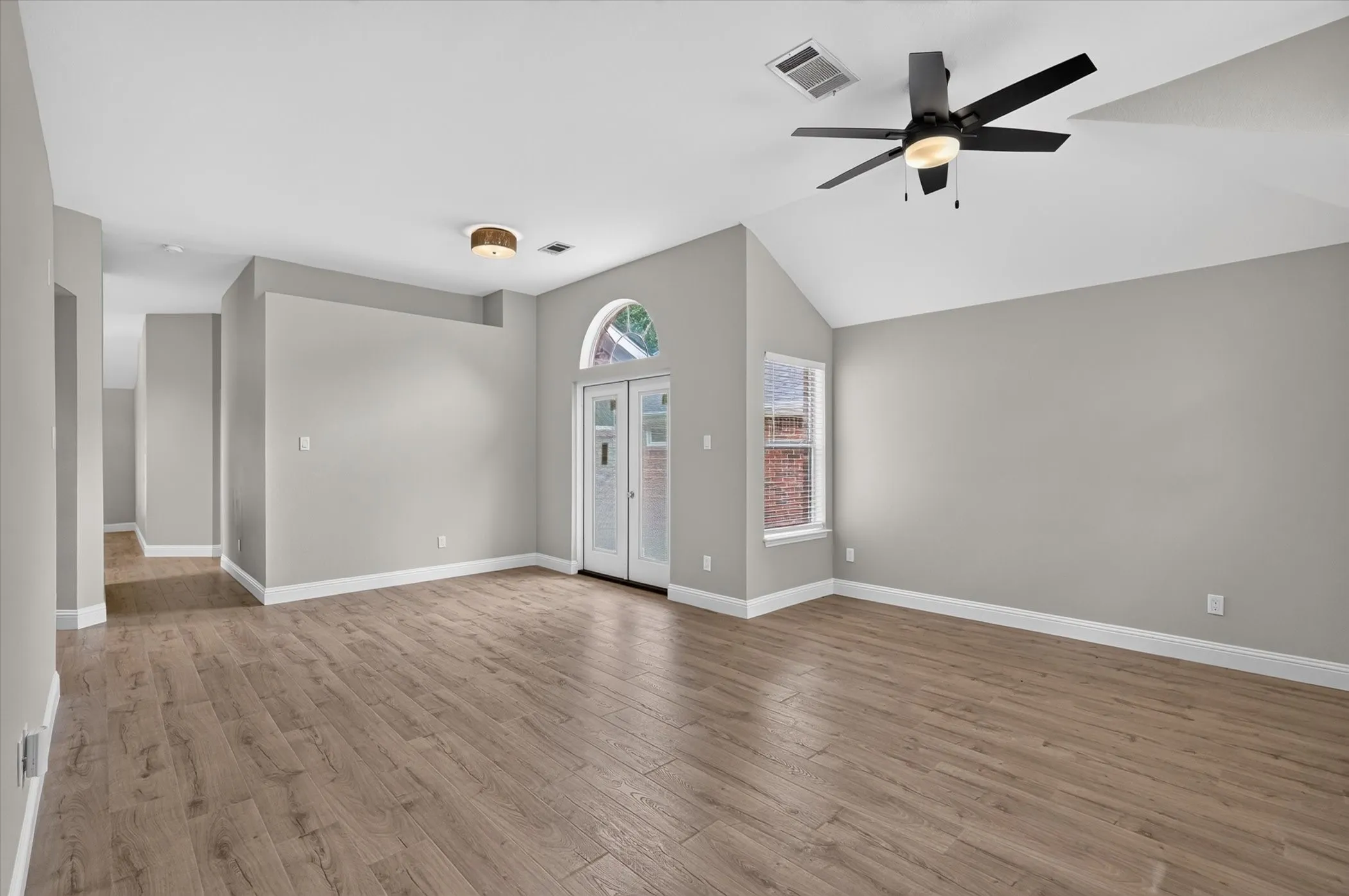 Single Family Residence For Sale in Denton County , 1868 Meyerwood Lane N, Flower Mound, Texas 75028, 3 Bedroom, 2 Bathroom, 2 Garage spaces, 1,660 Sqft, built in 1993, mls#21366331, Real Estate Agent in Flower Mound, Homes For Sale in Denton county, Homes For Sale in Flower Mound, Realtor in Flower Mound Texas, Real Estate Brokerage Independent Realty Texas, Luminita Cordes Realtor