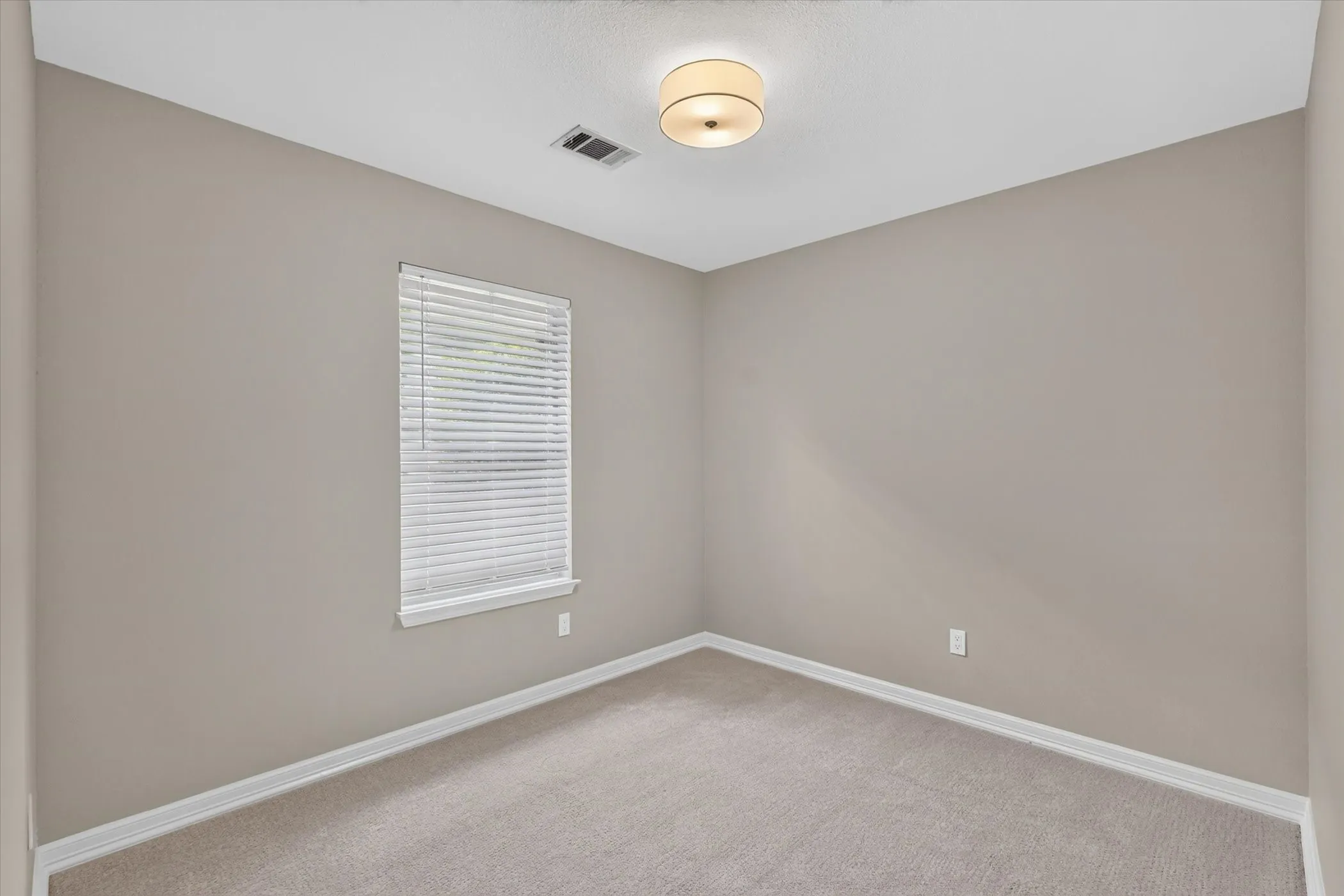 Single Family Residence For Sale in Denton County , 1868 Meyerwood Lane N, Flower Mound, Texas 75028, 3 Bedroom, 2 Bathroom, 2 Garage spaces, 1,660 Sqft, built in 1993, mls#21366331, Real Estate Agent in Flower Mound, Homes For Sale in Denton county, Homes For Sale in Flower Mound, Realtor in Flower Mound Texas, Real Estate Brokerage Independent Realty Texas, Luminita Cordes Realtor