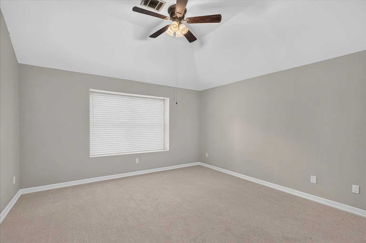Single Family Residence For Sale in Denton County , 1868 Meyerwood Lane N, Flower Mound, Texas 75028, 3 Bedroom, 2 Bathroom, 2 Garage spaces, 1,660 Sqft, built in 1993, mls#21366331, Real Estate Agent in Flower Mound, Homes For Sale in Denton county, Homes For Sale in Flower Mound, Realtor in Flower Mound Texas, Real Estate Brokerage Independent Realty Texas, Luminita Cordes Realtor