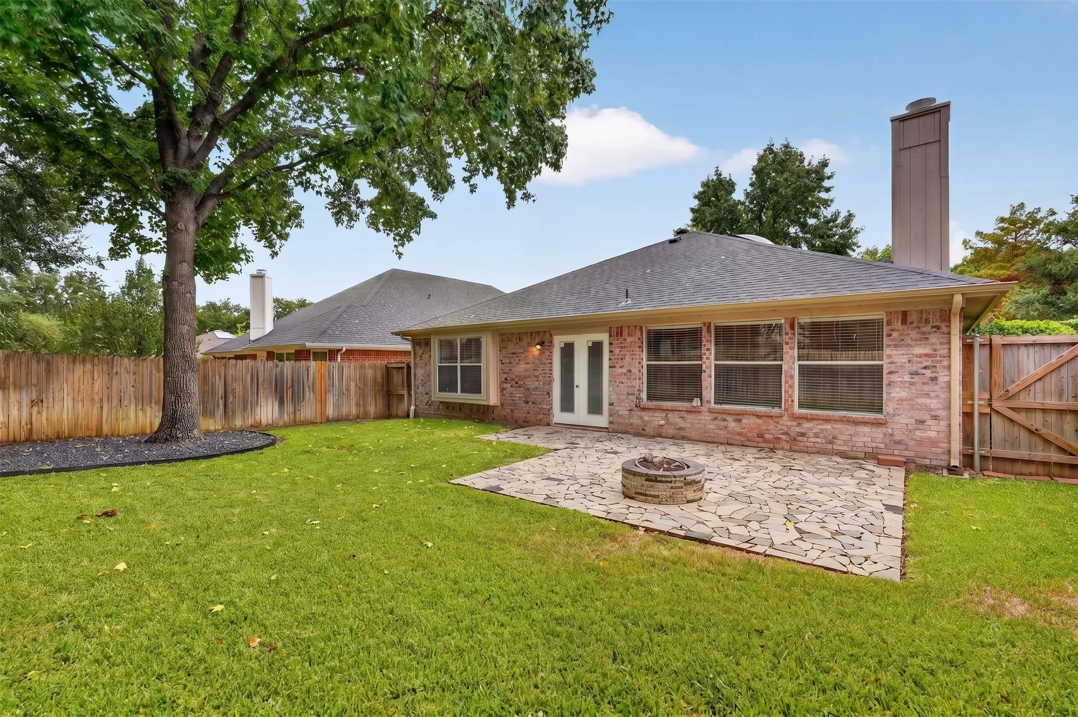 Single Family Residence For Sale in Denton County , 1868 Meyerwood Lane N, Flower Mound, Texas 75028, 3 Bedroom, 2 Bathroom, 2 Garage spaces, 1,660 Sqft, built in 1993, mls#21366331, Real Estate Agent in Flower Mound, Homes For Sale in Denton county, Homes For Sale in Flower Mound, Realtor in Flower Mound Texas, Real Estate Brokerage Independent Realty Texas, Luminita Cordes Realtor