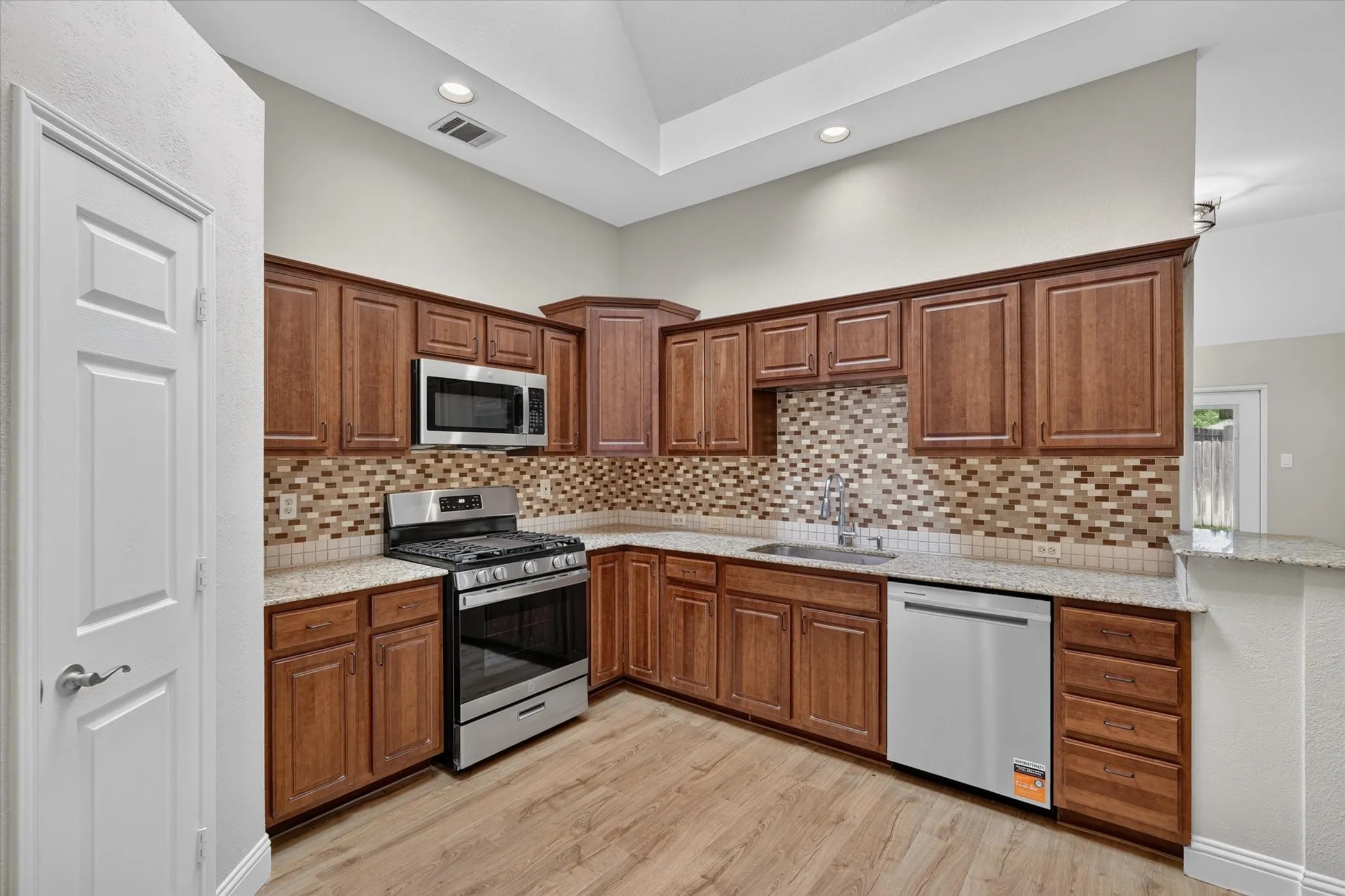 Single Family Residence For Sale in Denton County , 1868 Meyerwood Lane N, Flower Mound, Texas 75028, 3 Bedroom, 2 Bathroom, 2 Garage spaces, 1,660 Sqft, built in 1993, mls#21366331, Real Estate Agent in Flower Mound, Homes For Sale in Denton county, Homes For Sale in Flower Mound, Realtor in Flower Mound Texas, Real Estate Brokerage Independent Realty Texas, Luminita Cordes Realtor