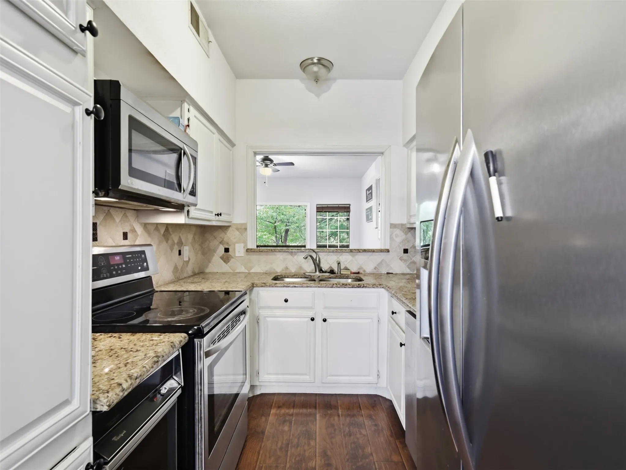 Condominium For Sale in Dallas County , 9801 Royal Lane 702, Dallas, Texas 75231, 2 Bedroom, 3 Bathroom, Garage spaces, 1,149 Sqft, built in 1981, mls#21369922, Real Estate Agent in Dallas, Homes For Sale in Dallas county, Homes For Sale in Dallas, Realtor in Dallas Texas, Real Estate Brokerage Independent Realty Texas, Luminita Cordes Realtor