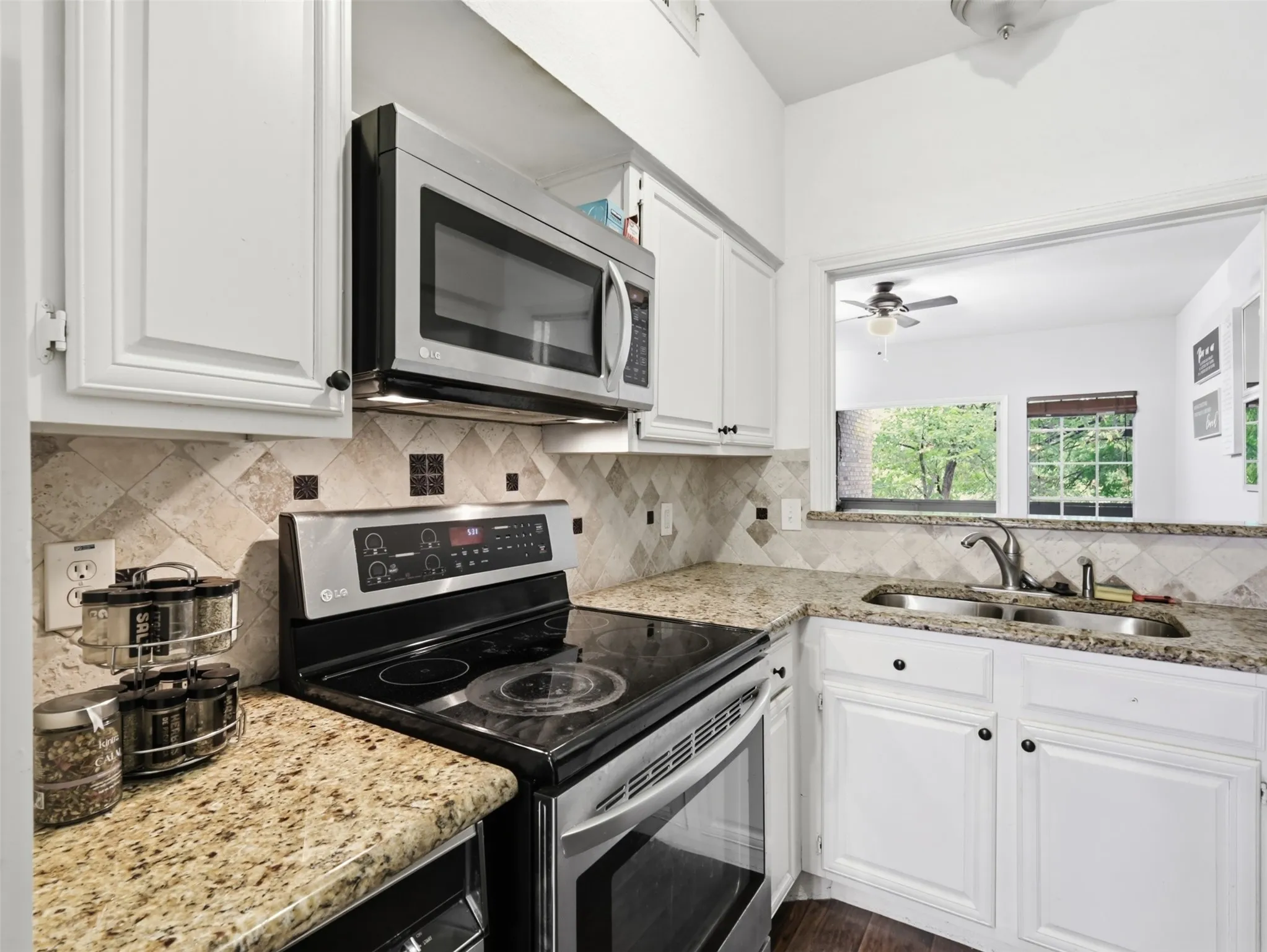 Condominium For Sale in Dallas County , 9801 Royal Lane 702, Dallas, Texas 75231, 2 Bedroom, 3 Bathroom, Garage spaces, 1,149 Sqft, built in 1981, mls#21369922, Real Estate Agent in Dallas, Homes For Sale in Dallas county, Homes For Sale in Dallas, Realtor in Dallas Texas, Real Estate Brokerage Independent Realty Texas, Luminita Cordes Realtor