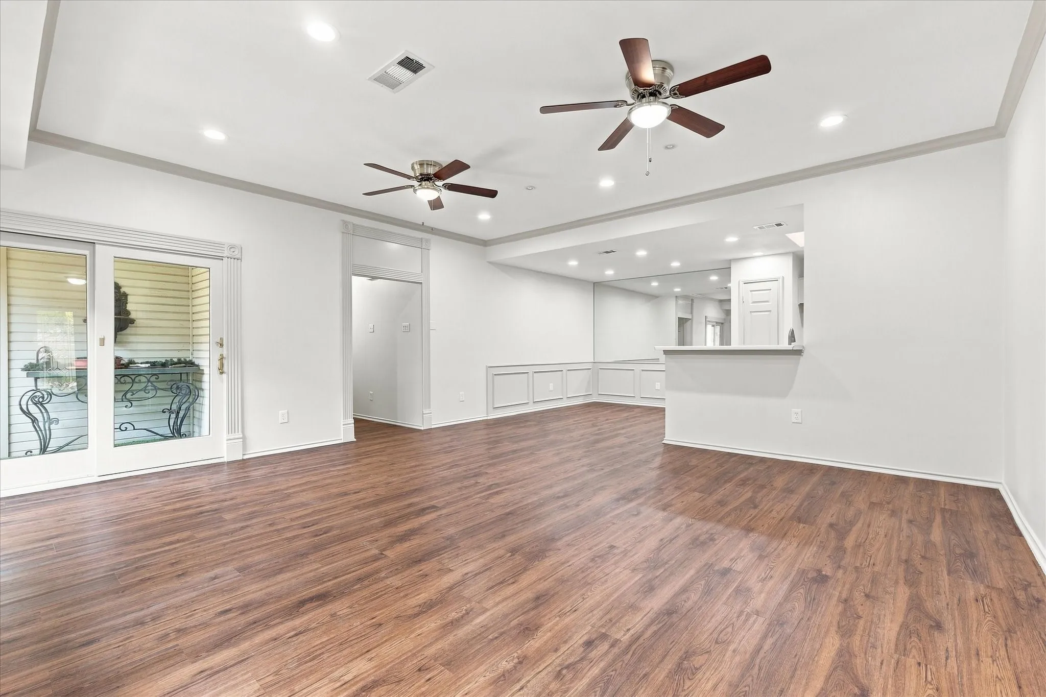 Single Family Residence For Sale in Dallas County , 617 Renaissance Place, Cedar Hill, Texas 75104, 2 Bedroom, 2 Bathroom, 2 Garage spaces, 1,276 Sqft, built in 1994, mls#21360864, Real Estate Agent in Cedar Hill, Homes For Sale in Dallas county, Homes For Sale in Cedar Hill, Realtor in Cedar Hill Texas, Real Estate Brokerage Independent Realty Texas, Luminita Cordes Realtor