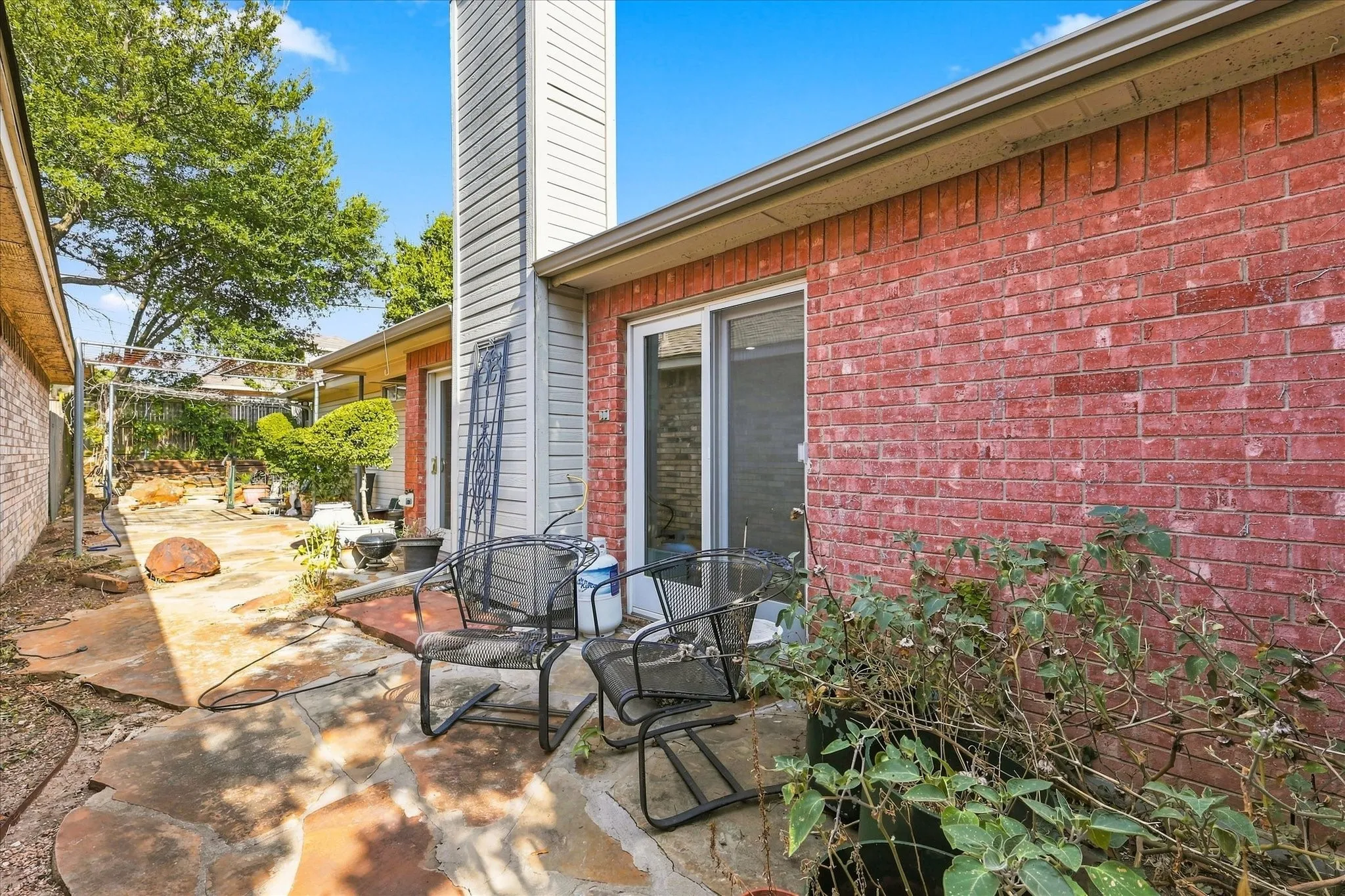 Single Family Residence For Sale in Dallas County , 617 Renaissance Place, Cedar Hill, Texas 75104, 2 Bedroom, 2 Bathroom, 2 Garage spaces, 1,276 Sqft, built in 1994, mls#21360864, Real Estate Agent in Cedar Hill, Homes For Sale in Dallas county, Homes For Sale in Cedar Hill, Realtor in Cedar Hill Texas, Real Estate Brokerage Independent Realty Texas, Luminita Cordes Realtor