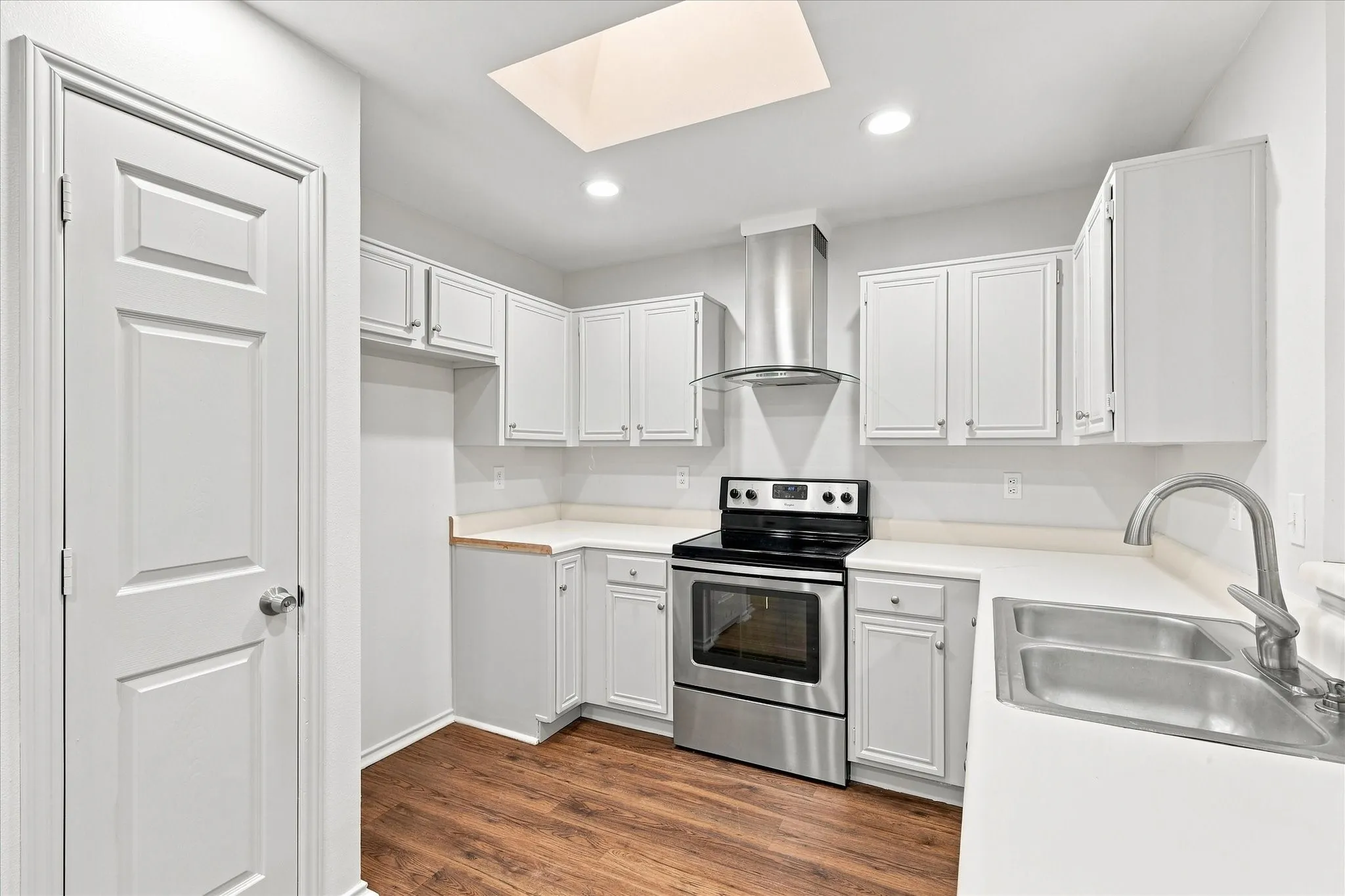 Single Family Residence For Sale in Dallas County , 617 Renaissance Place, Cedar Hill, Texas 75104, 2 Bedroom, 2 Bathroom, 2 Garage spaces, 1,276 Sqft, built in 1994, mls#21360864, Real Estate Agent in Cedar Hill, Homes For Sale in Dallas county, Homes For Sale in Cedar Hill, Realtor in Cedar Hill Texas, Real Estate Brokerage Independent Realty Texas, Luminita Cordes Realtor