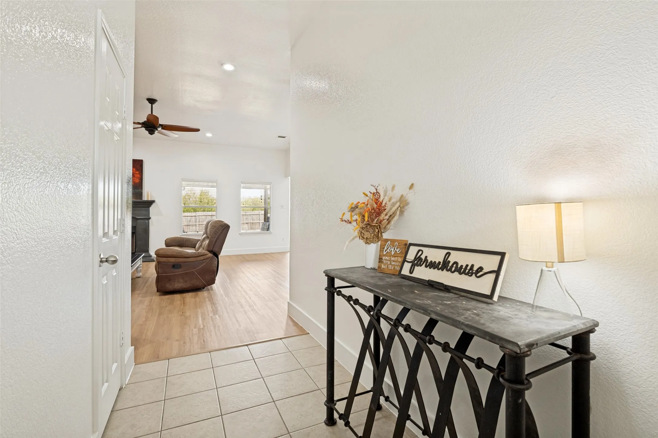 Single Family Residence For Sale in Ellis County , 1809 Millbrook Drive, Midlothian, Texas 76065, 4 Bedroom, 2 Bathroom, 2 Garage spaces, 1,978 Sqft, built in 2005, mls#21218379, Real Estate Agent in Midlothian, Homes For Sale in Ellis county, Homes For Sale in Midlothian, Realtor in Midlothian Texas, Real Estate Brokerage Independent Realty Texas, Luminita Cordes Realtor