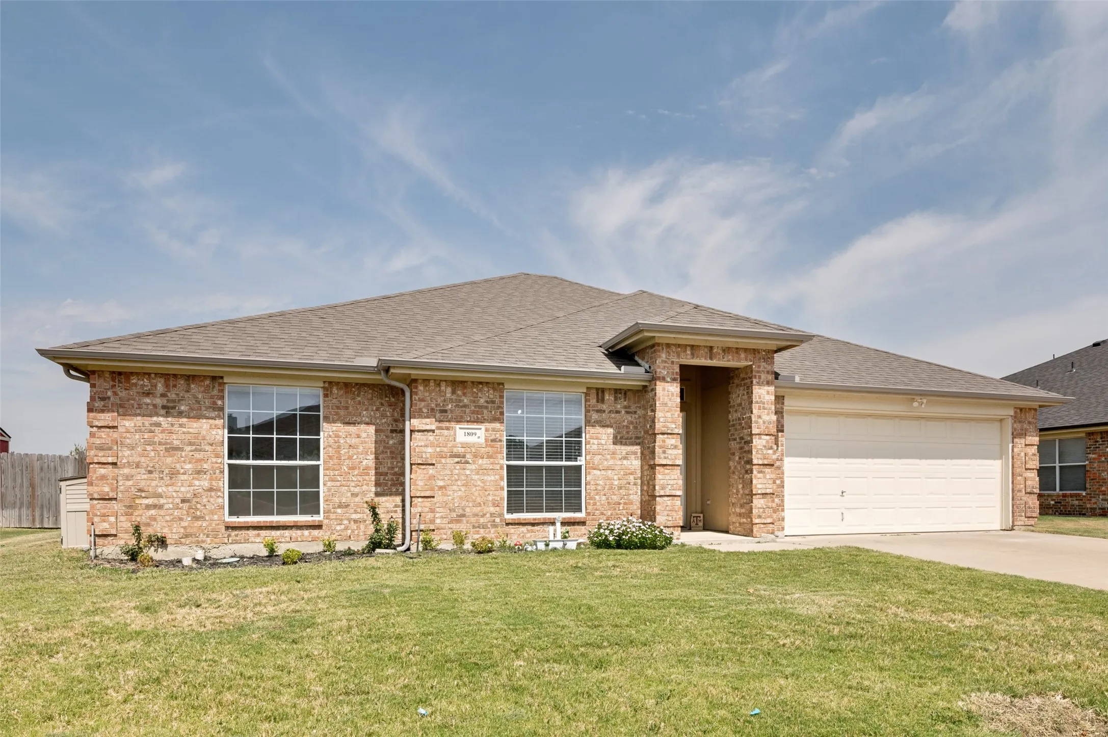 Single Family Residence For Sale in Ellis County , 1809 Millbrook Drive, Midlothian, Texas 76065, 4 Bedroom, 2 Bathroom, 2 Garage spaces, 1,978 Sqft, built in 2005, mls#21218379, Real Estate Agent in Midlothian, Homes For Sale in Ellis county, Homes For Sale in Midlothian, Realtor in Midlothian Texas, Real Estate Brokerage Independent Realty Texas, Luminita Cordes Realtor
