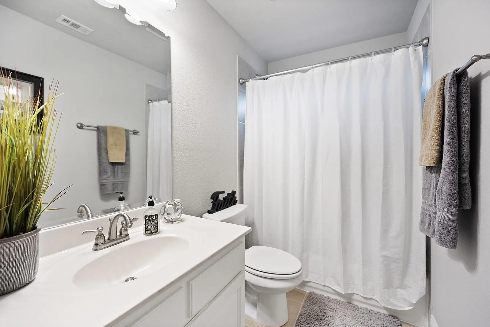 Single Family Residence For Rent in Denton County , 3629 Ladybank, The Colony, Texas 75056, 5 Bedroom, 4 Bathroom, 4 Garage spaces, 4,390 Sqft, built in 2018, mls#21370717, Real Estate Agent in The Colony, Homes For Rent in Denton county, Homes For Rent in The Colony, Realtor in The Colony Texas, Real Estate Brokerage Independent Realty Texas, Luminita Cordes Realtor