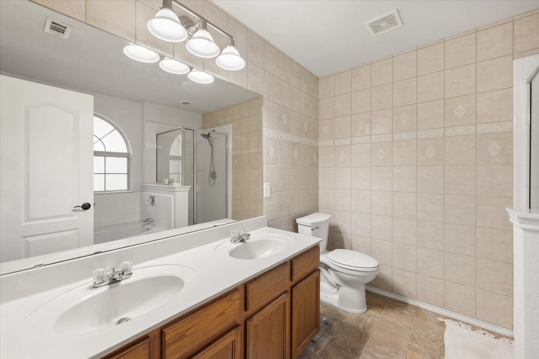 Single Family Residence For Sale in Tarrant County , 14057 Firebush Lane, Fort Worth, Texas 76052, 4 Bedroom, 2 Bathroom, 2 Garage spaces, 1,769 Sqft, built in 2006, mls#21368736, Real Estate Agent in Fort Worth, Homes For Sale in Tarrant county, Homes For Sale in Fort Worth, Realtor in Fort Worth Texas, Real Estate Brokerage Independent Realty Texas, Luminita Cordes Realtor