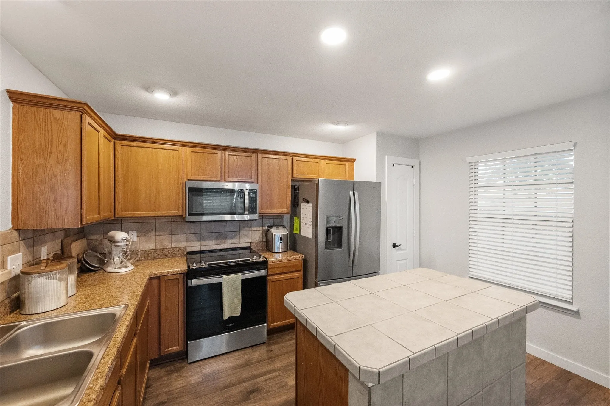 Single Family Residence For Sale in Tarrant County , 14057 Firebush Lane, Fort Worth, Texas 76052, 4 Bedroom, 2 Bathroom, 2 Garage spaces, 1,769 Sqft, built in 2006, mls#21368736, Real Estate Agent in Fort Worth, Homes For Sale in Tarrant county, Homes For Sale in Fort Worth, Realtor in Fort Worth Texas, Real Estate Brokerage Independent Realty Texas, Luminita Cordes Realtor