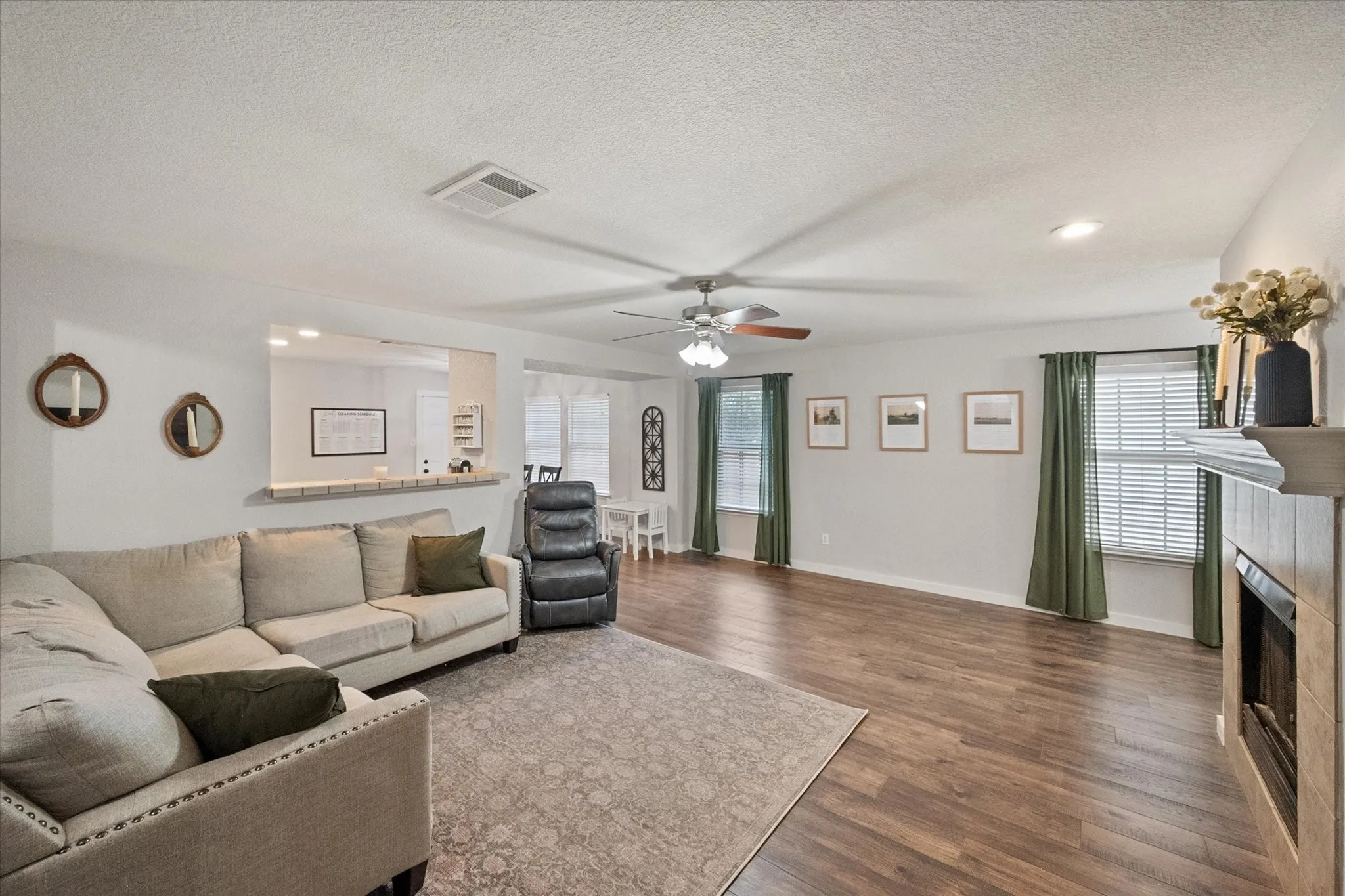Single Family Residence For Sale in Tarrant County , 14057 Firebush Lane, Fort Worth, Texas 76052, 4 Bedroom, 2 Bathroom, 2 Garage spaces, 1,769 Sqft, built in 2006, mls#21368736, Real Estate Agent in Fort Worth, Homes For Sale in Tarrant county, Homes For Sale in Fort Worth, Realtor in Fort Worth Texas, Real Estate Brokerage Independent Realty Texas, Luminita Cordes Realtor