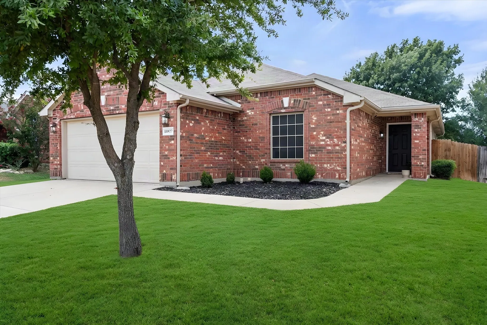 Single Family Residence For Sale in Tarrant County , 14057 Firebush Lane, Fort Worth, Texas 76052, 4 Bedroom, 2 Bathroom, 2 Garage spaces, 1,769 Sqft, built in 2006, mls#21368736, Real Estate Agent in Fort Worth, Homes For Sale in Tarrant county, Homes For Sale in Fort Worth, Realtor in Fort Worth Texas, Real Estate Brokerage Independent Realty Texas, Luminita Cordes Realtor