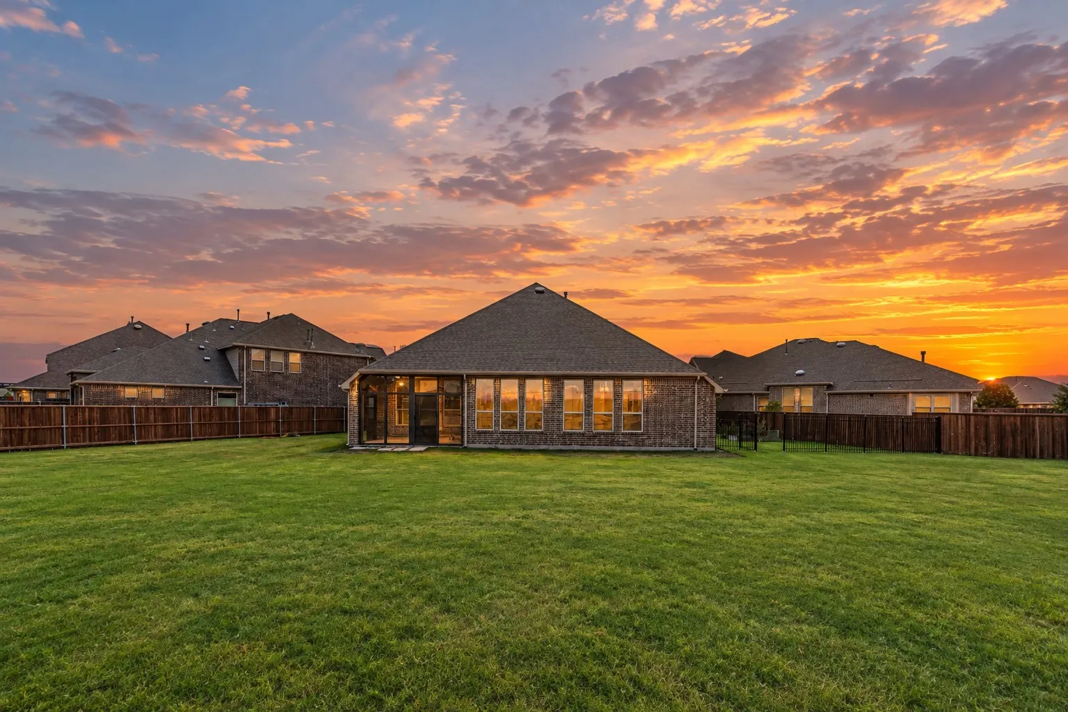 Single Family Residence For Sale in Collin County , 4304 Caney Creek Circle, Celina, Texas 75078, 4 Bedroom, 3 Bathroom, 2 Garage spaces, 2,750 Sqft, built in 2018, mls#21370510, Real Estate Agent in Celina, Homes For Sale in Collin county, Homes For Sale in Celina, Realtor in Celina Texas, Real Estate Brokerage Independent Realty Texas, Luminita Cordes Realtor