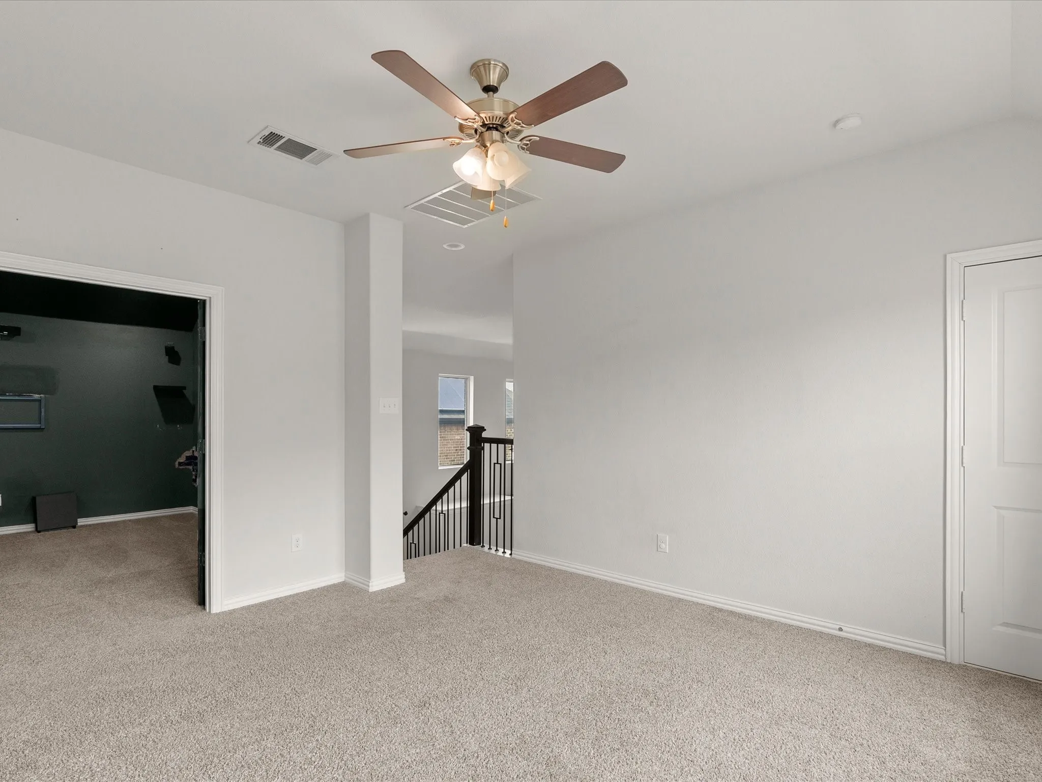 Single Family Residence For Rent in Denton County , 2036 Barx Drive, Little Elm, Texas 75068, 3 Bedroom, 3 Bathroom, 2 Garage spaces, 2,532 Sqft, built in 2019, mls#21369453, Real Estate Agent in Little Elm, Homes For Rent in Denton county, Homes For Rent in Little Elm, Realtor in Little Elm Texas, Real Estate Brokerage Independent Realty Texas, Luminita Cordes Realtor