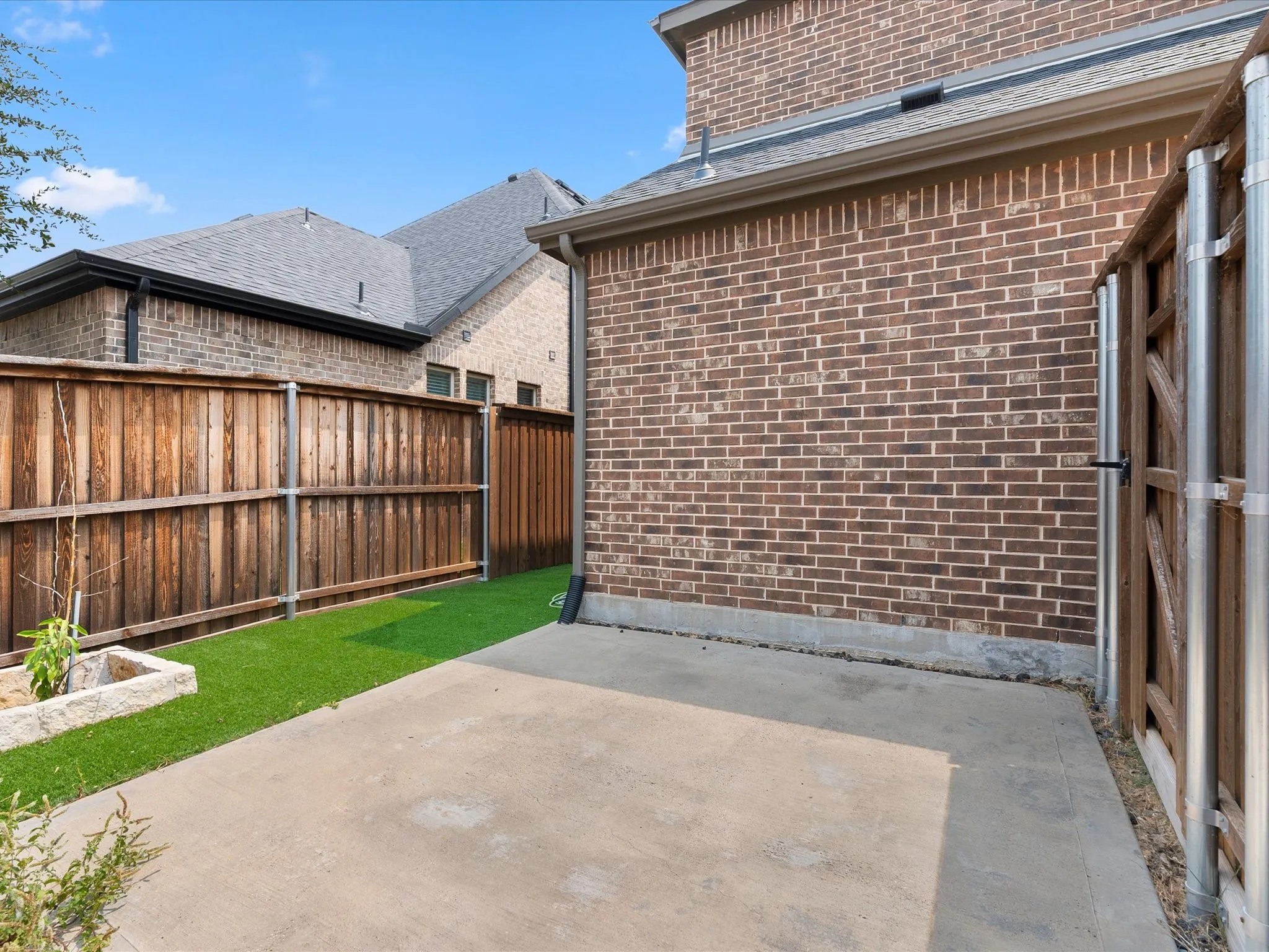 Single Family Residence For Rent in Denton County , 2036 Barx Drive, Little Elm, Texas 75068, 3 Bedroom, 3 Bathroom, 2 Garage spaces, 2,532 Sqft, built in 2019, mls#21369453, Real Estate Agent in Little Elm, Homes For Rent in Denton county, Homes For Rent in Little Elm, Realtor in Little Elm Texas, Real Estate Brokerage Independent Realty Texas, Luminita Cordes Realtor