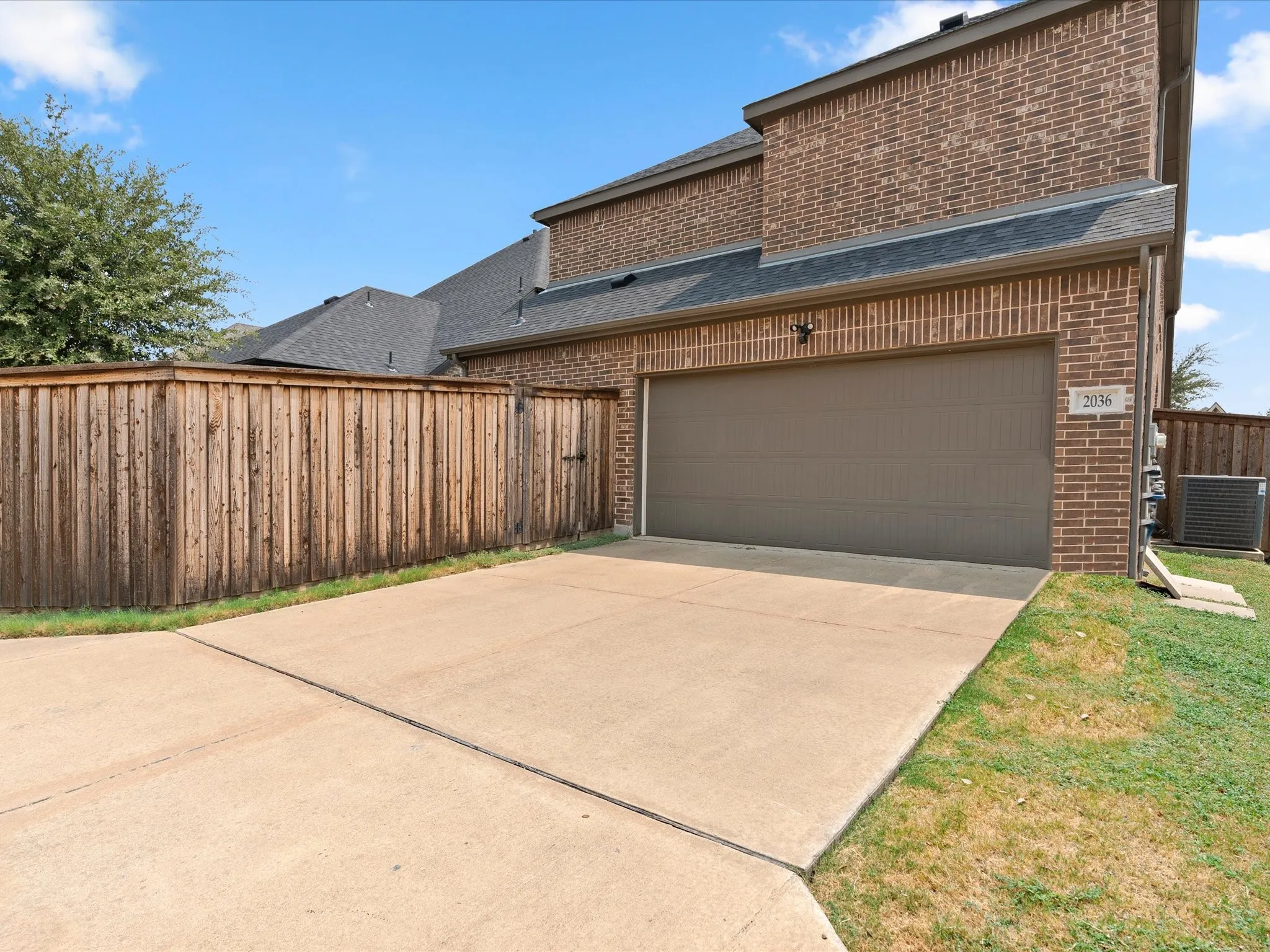 Single Family Residence For Rent in Denton County , 2036 Barx Drive, Little Elm, Texas 75068, 3 Bedroom, 3 Bathroom, 2 Garage spaces, 2,532 Sqft, built in 2019, mls#21369453, Real Estate Agent in Little Elm, Homes For Rent in Denton county, Homes For Rent in Little Elm, Realtor in Little Elm Texas, Real Estate Brokerage Independent Realty Texas, Luminita Cordes Realtor