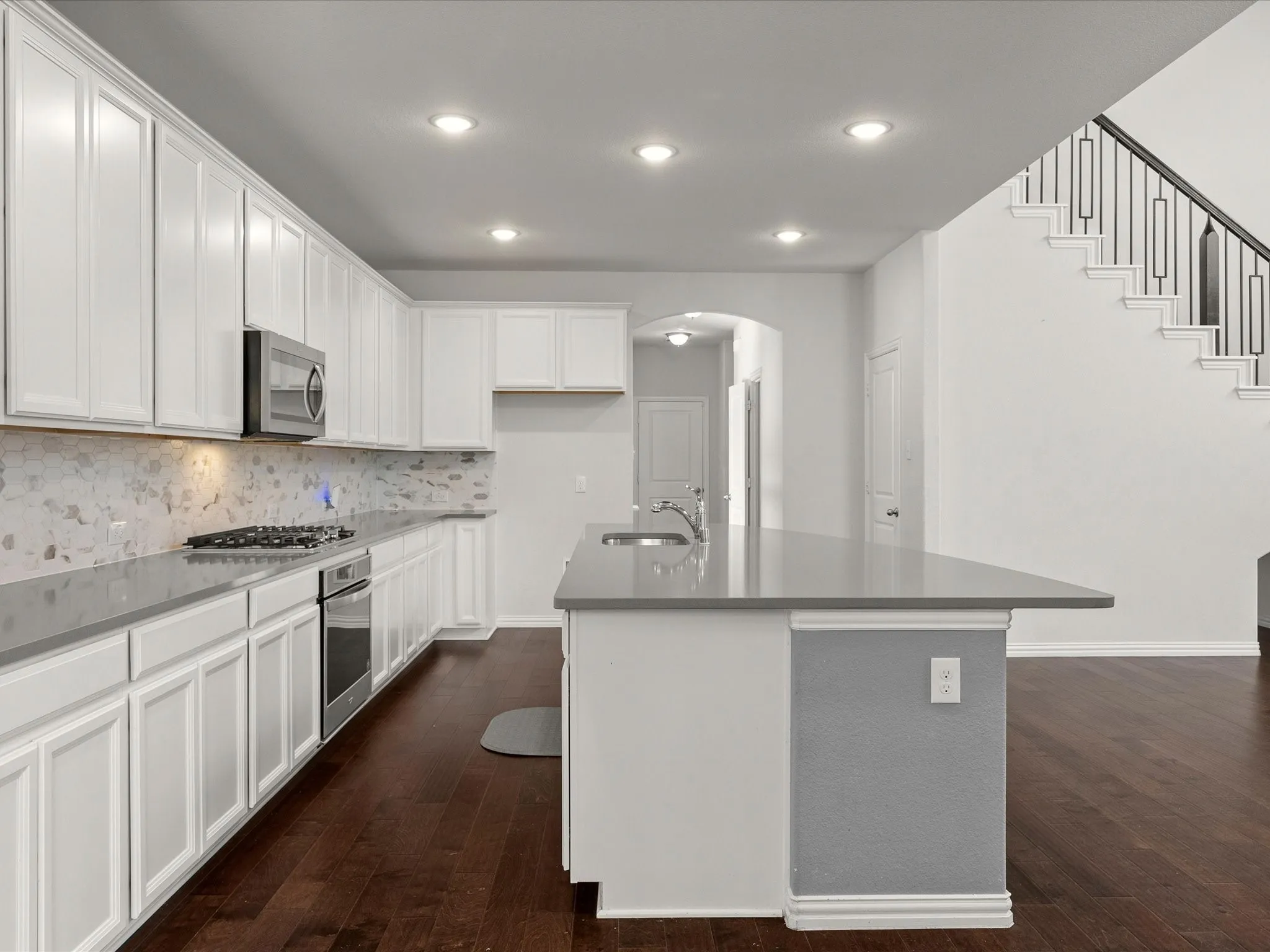 Single Family Residence For Rent in Denton County , 2036 Barx Drive, Little Elm, Texas 75068, 3 Bedroom, 3 Bathroom, 2 Garage spaces, 2,532 Sqft, built in 2019, mls#21369453, Real Estate Agent in Little Elm, Homes For Rent in Denton county, Homes For Rent in Little Elm, Realtor in Little Elm Texas, Real Estate Brokerage Independent Realty Texas, Luminita Cordes Realtor