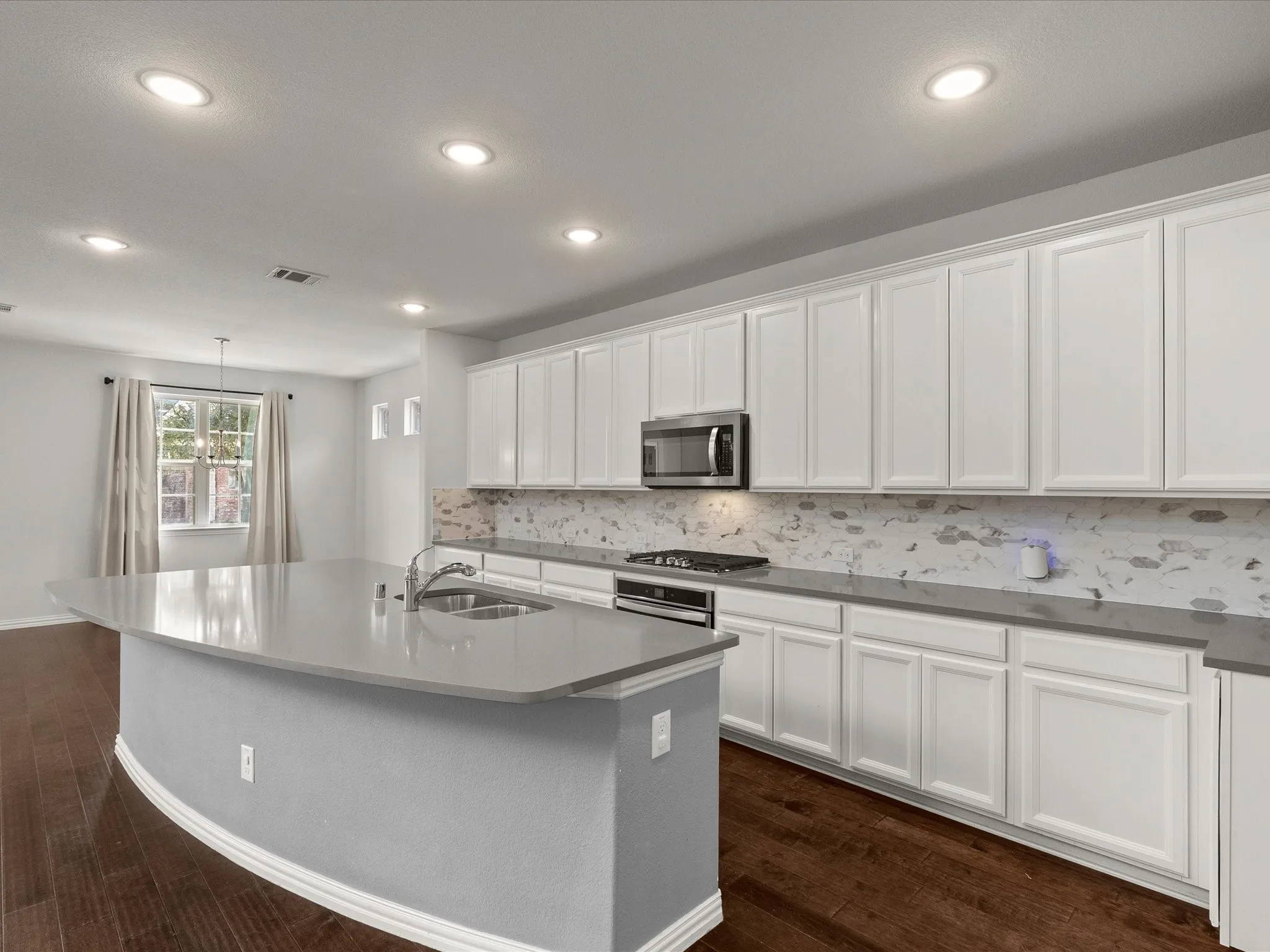 Single Family Residence For Rent in Denton County , 2036 Barx Drive, Little Elm, Texas 75068, 3 Bedroom, 3 Bathroom, 2 Garage spaces, 2,532 Sqft, built in 2019, mls#21369453, Real Estate Agent in Little Elm, Homes For Rent in Denton county, Homes For Rent in Little Elm, Realtor in Little Elm Texas, Real Estate Brokerage Independent Realty Texas, Luminita Cordes Realtor